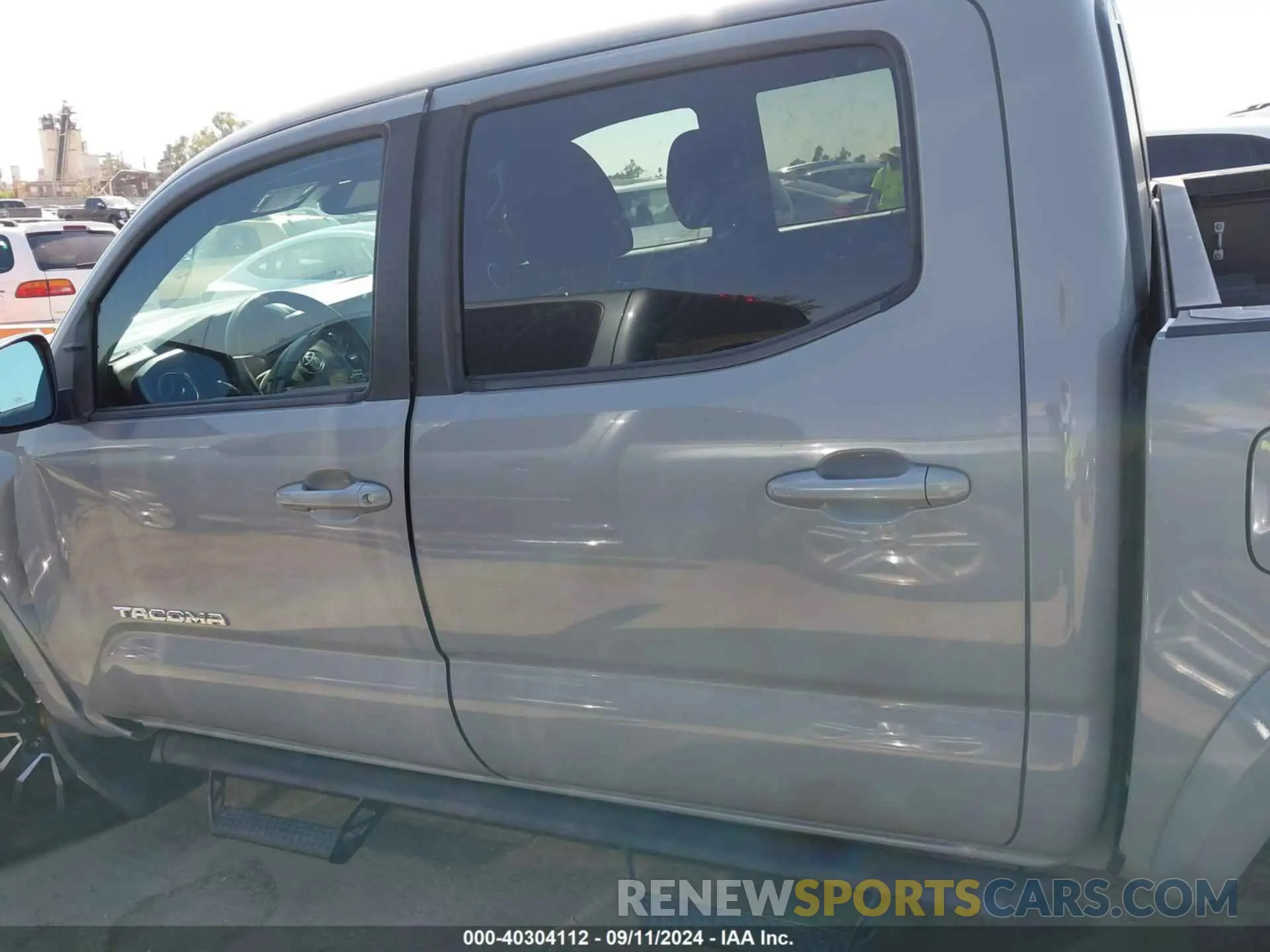 15 Photograph of a damaged car 3TMAZ5CN2LM116798 TOYOTA TACOMA 2020