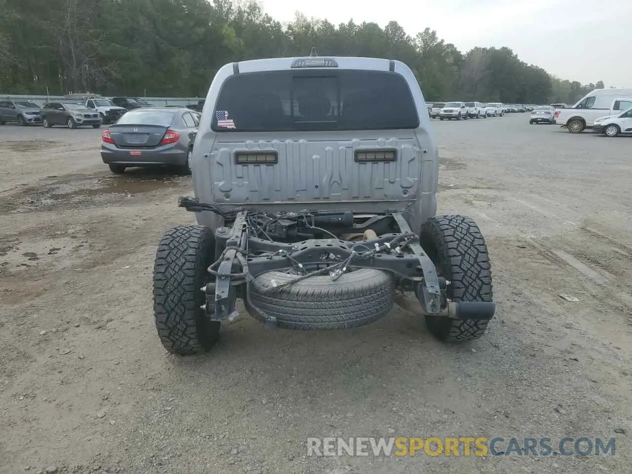 6 Photograph of a damaged car 3TMAZ5CN2LM118759 TOYOTA TACOMA 2020