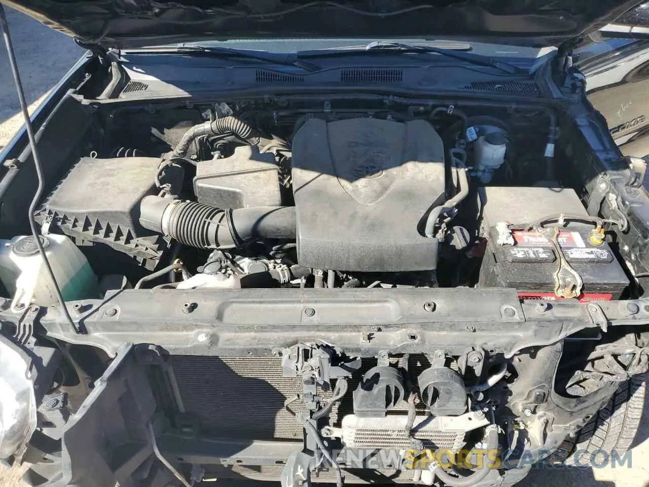 11 Photograph of a damaged car 3TMAZ5CN2LM124397 TOYOTA TACOMA 2020