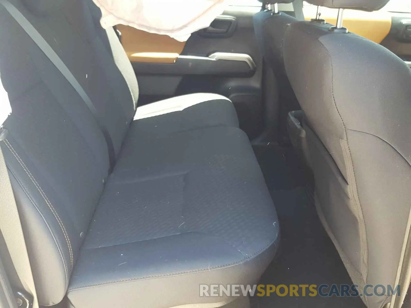6 Photograph of a damaged car 3TMAZ5CN2LM125355 TOYOTA TACOMA 2020