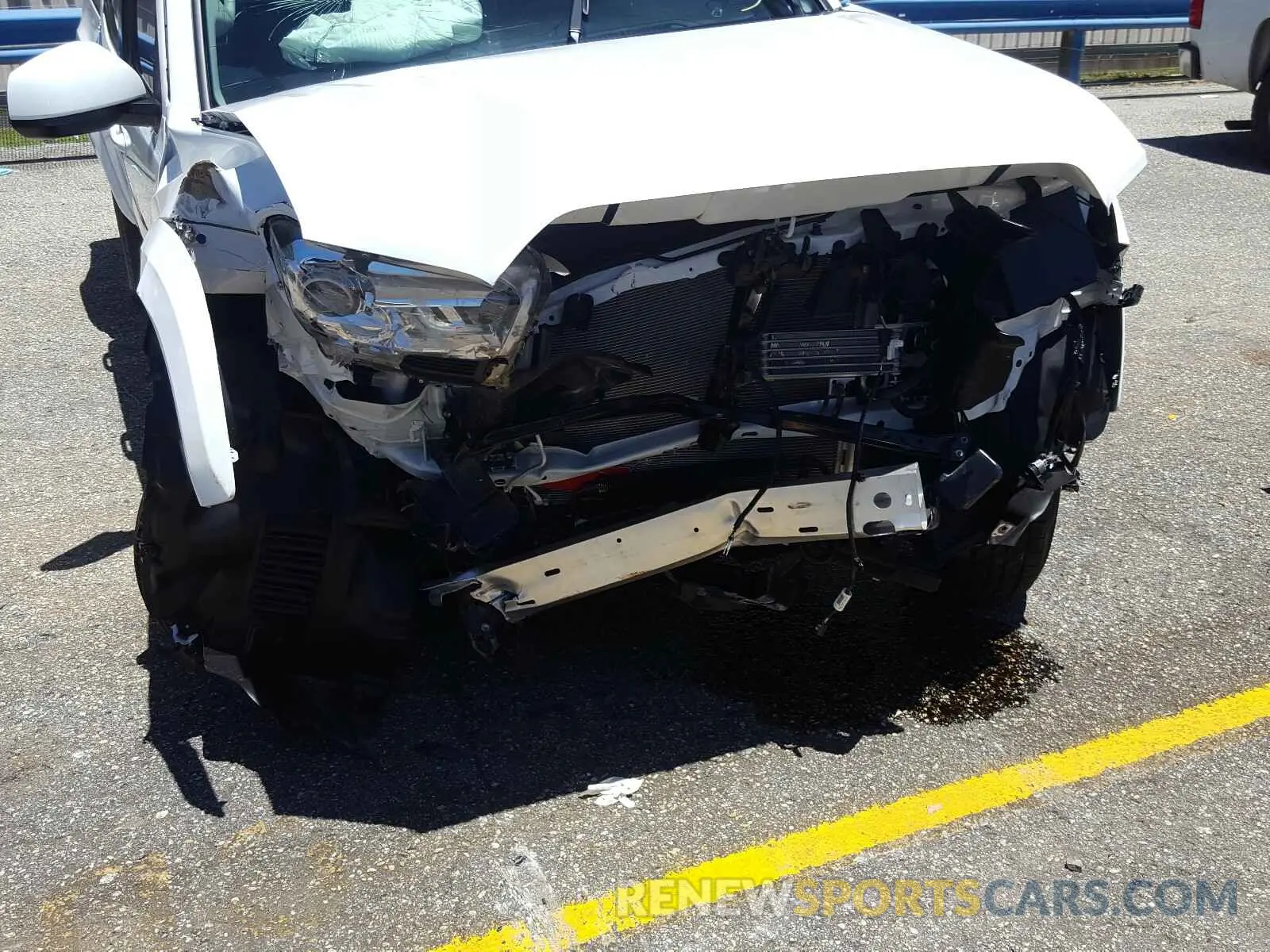 9 Photograph of a damaged car 3TMAZ5CN2LM125355 TOYOTA TACOMA 2020