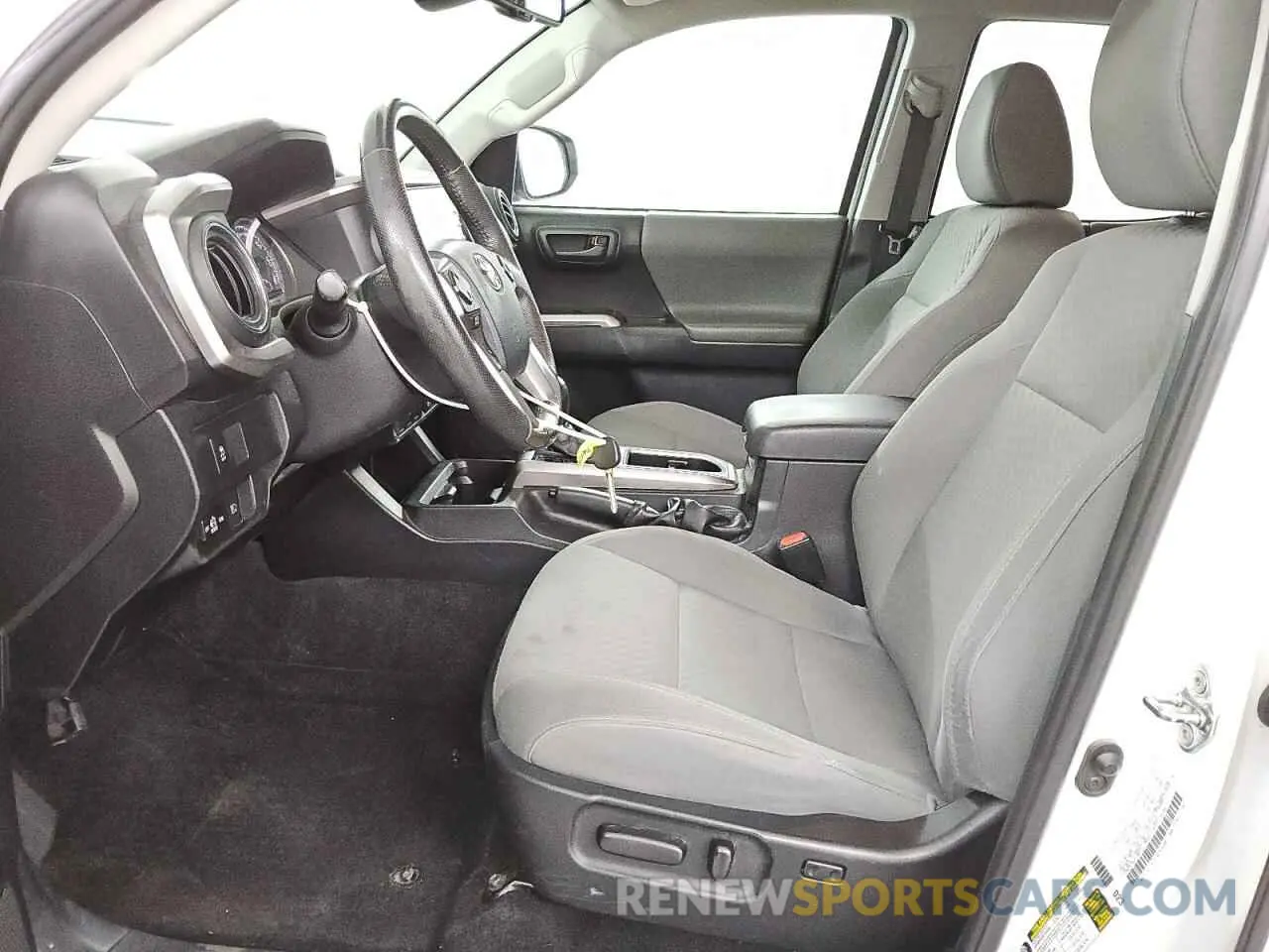 7 Фотография поврежденного автомобиля 3TMAZ5CN2LM130877 TOYOTA TACOMA 2020