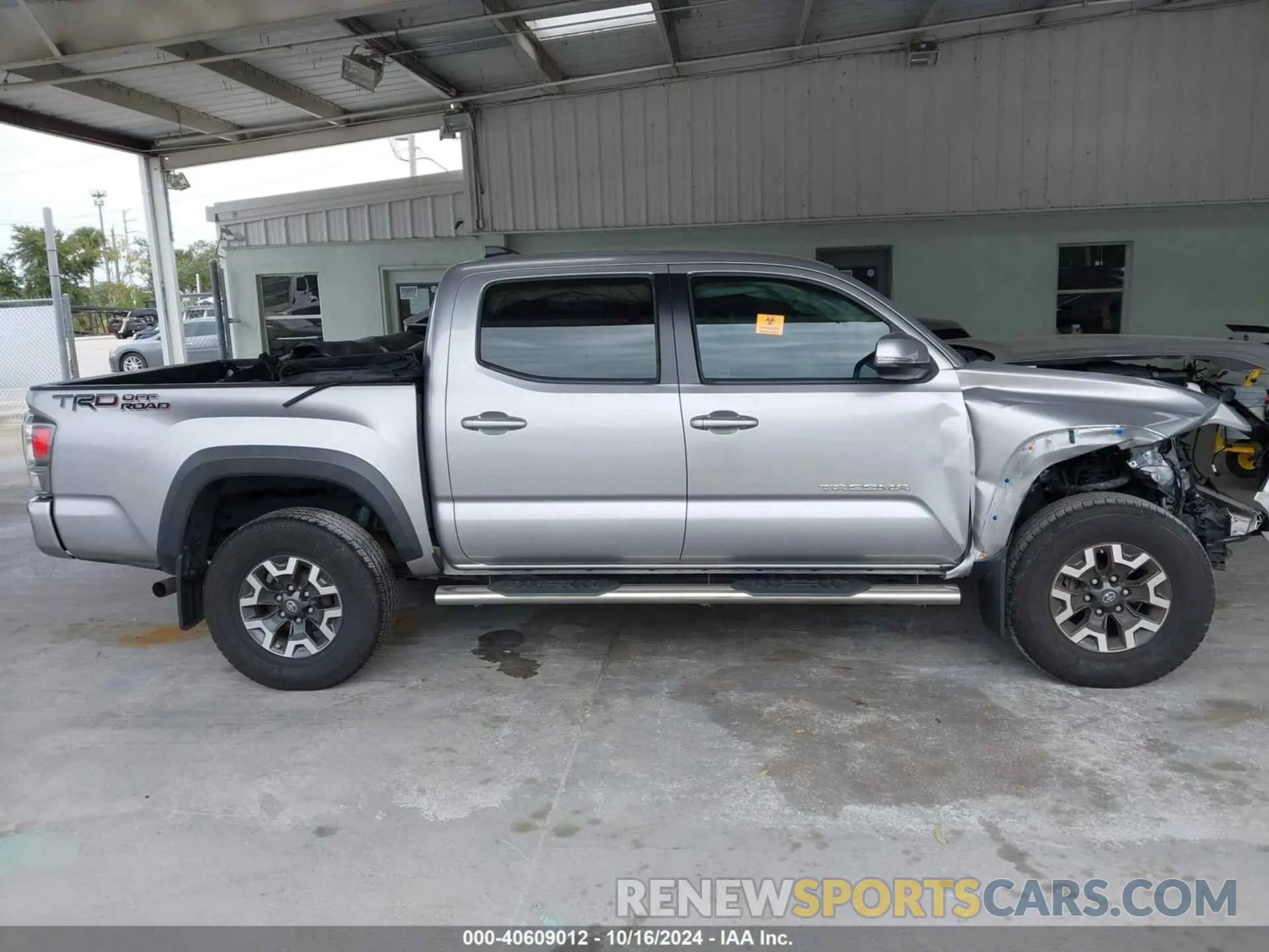14 Photograph of a damaged car 3TMAZ5CN2LM132855 TOYOTA TACOMA 2020