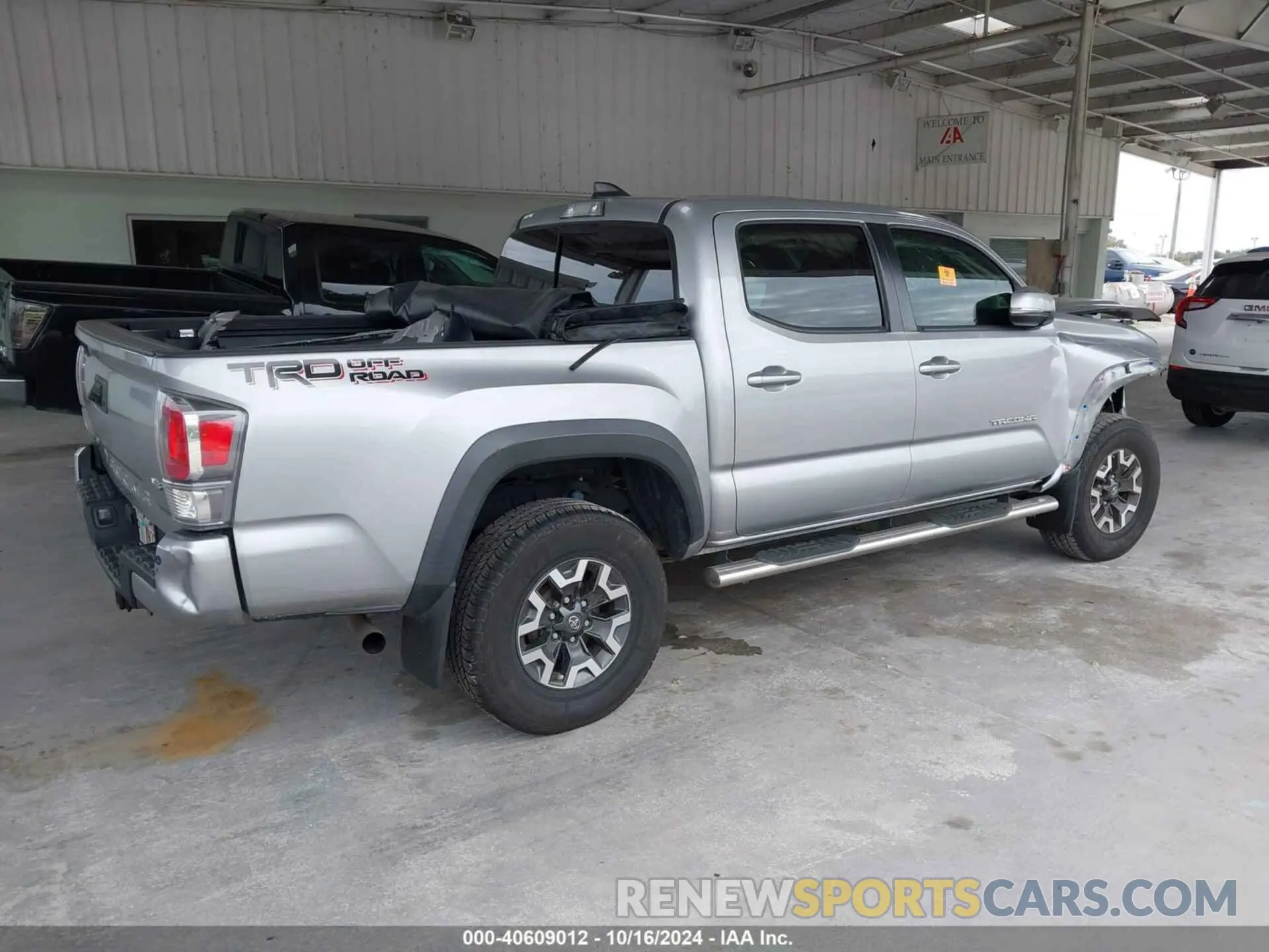 4 Photograph of a damaged car 3TMAZ5CN2LM132855 TOYOTA TACOMA 2020