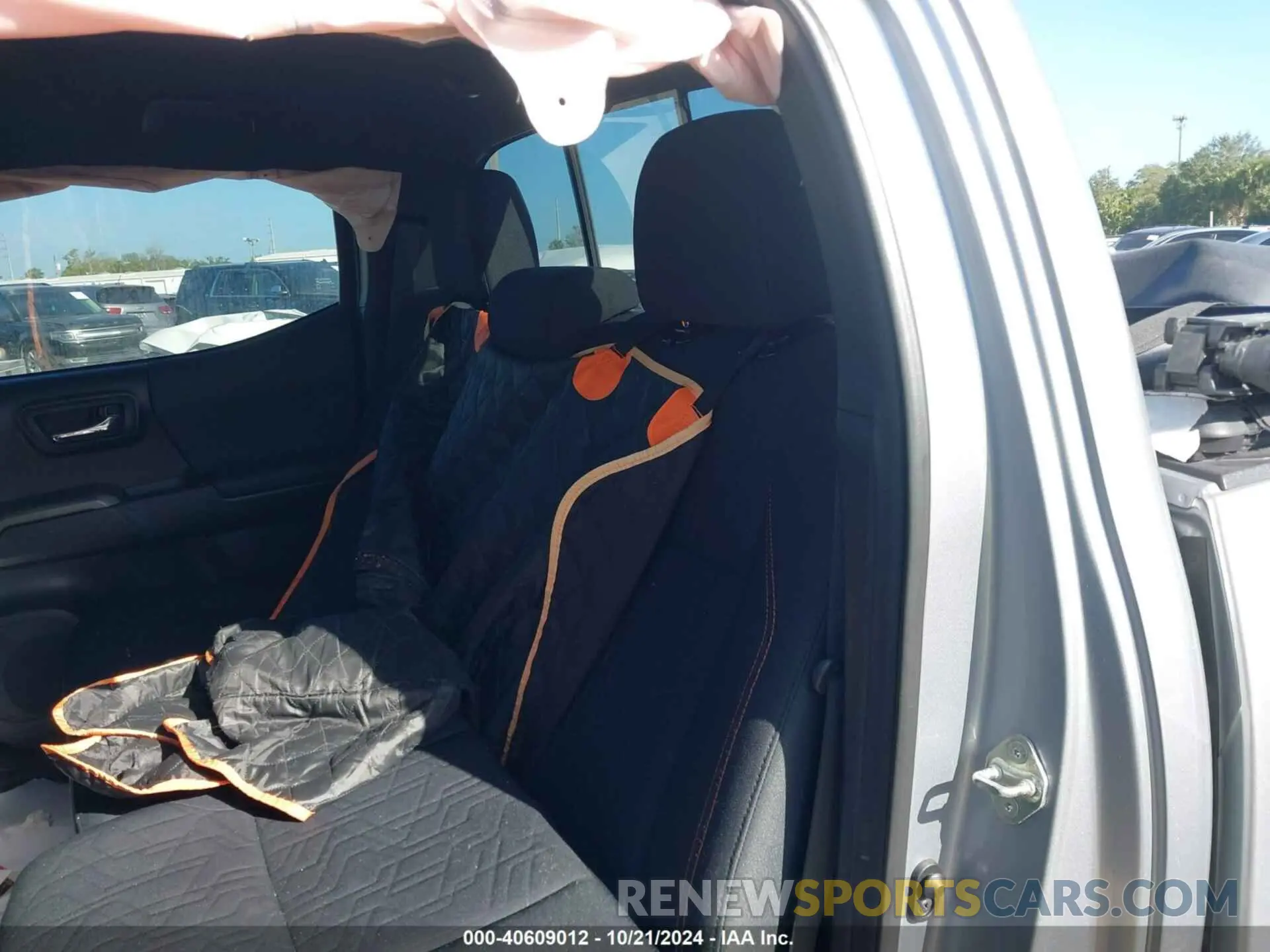 8 Photograph of a damaged car 3TMAZ5CN2LM132855 TOYOTA TACOMA 2020