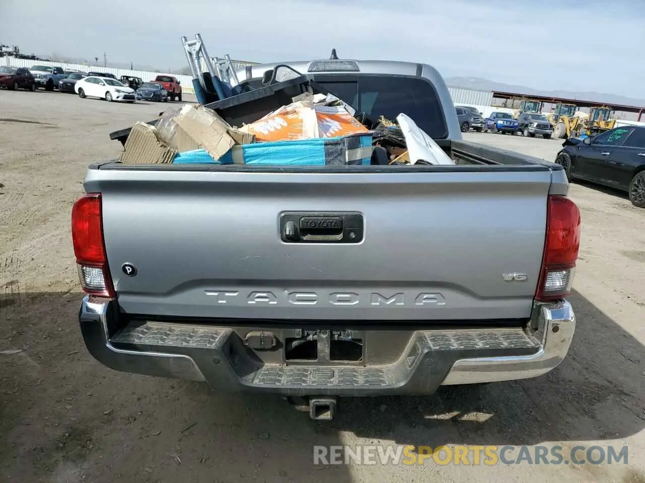 6 Photograph of a damaged car 3TMAZ5CN2LM136162 TOYOTA TACOMA 2020