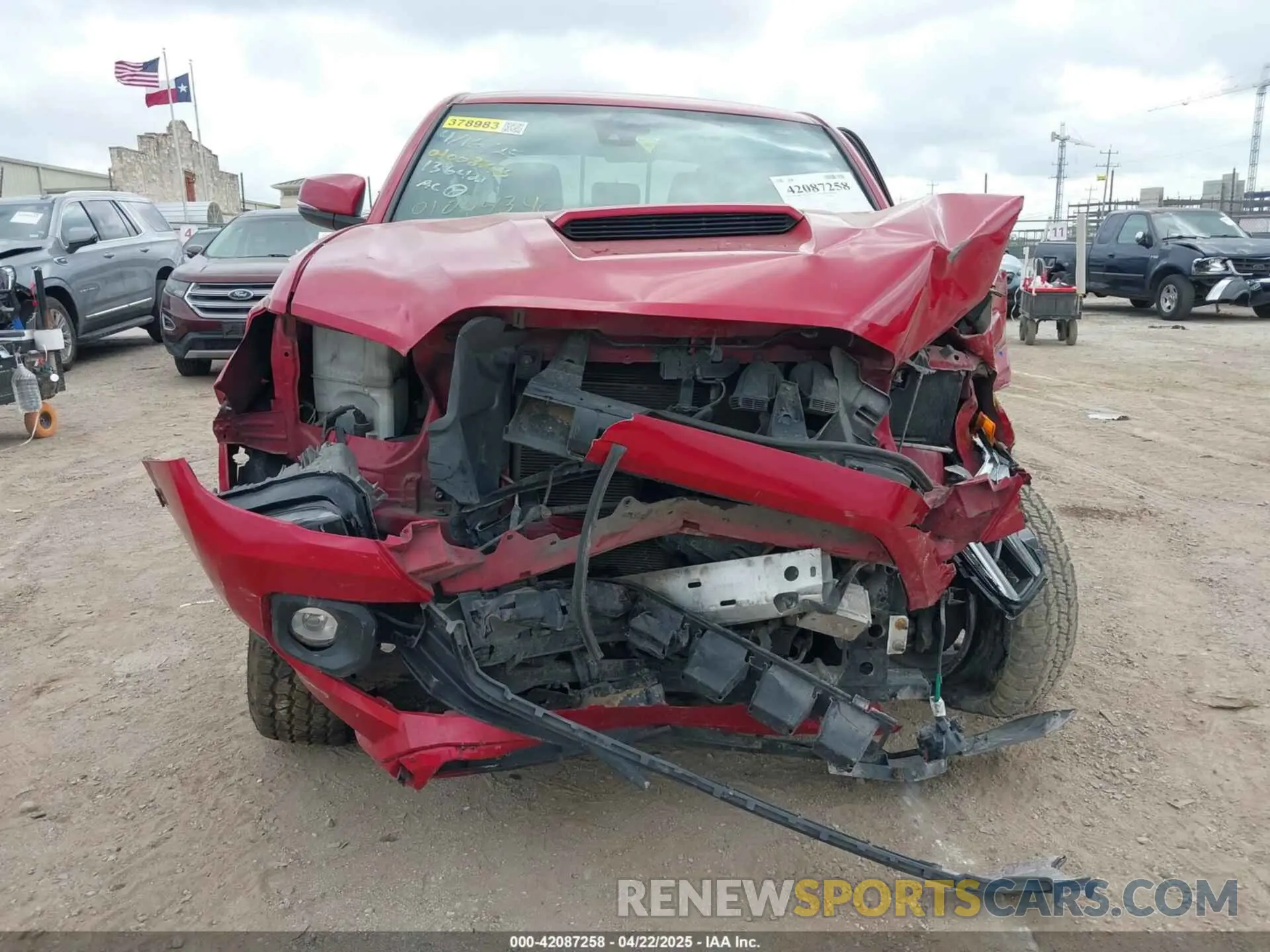 11 Photograph of a damaged car 3TMAZ5CN2LM136422 TOYOTA TACOMA 2020