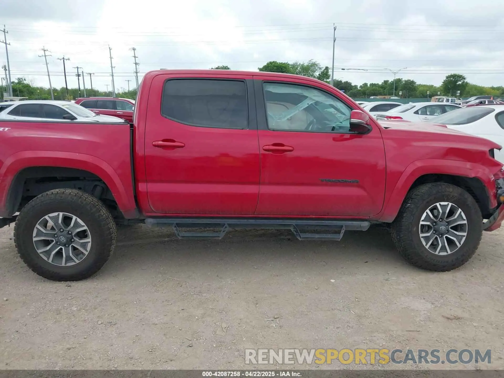 12 Photograph of a damaged car 3TMAZ5CN2LM136422 TOYOTA TACOMA 2020