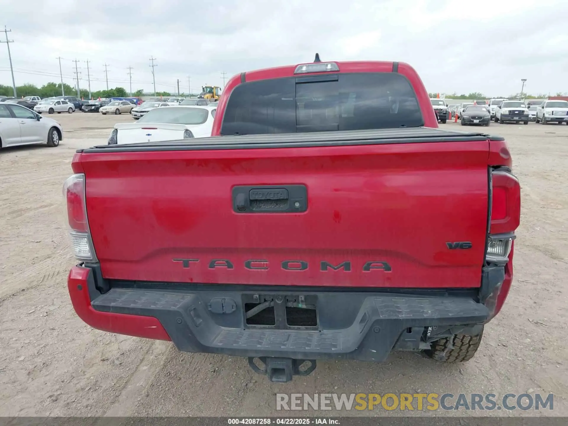 15 Photograph of a damaged car 3TMAZ5CN2LM136422 TOYOTA TACOMA 2020