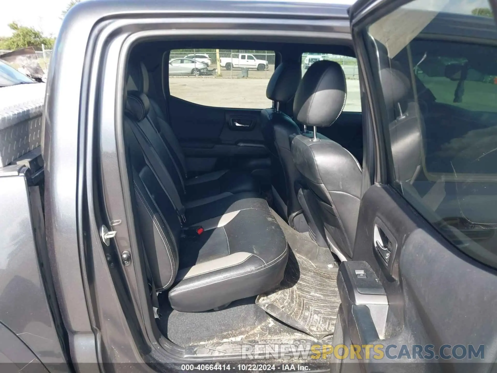 8 Photograph of a damaged car 3TMAZ5CN3LM138115 TOYOTA TACOMA 2020