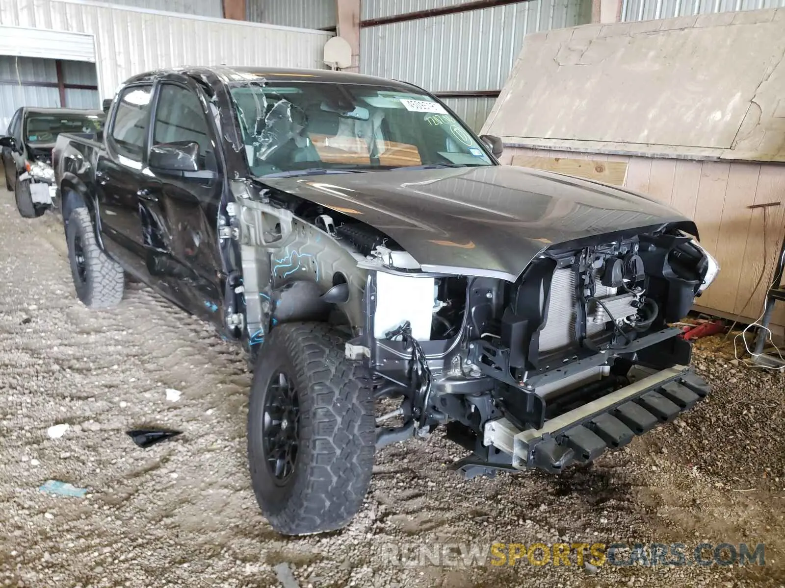 1 Photograph of a damaged car 3TMAZ5CN4LM120206 TOYOTA TACOMA 2020