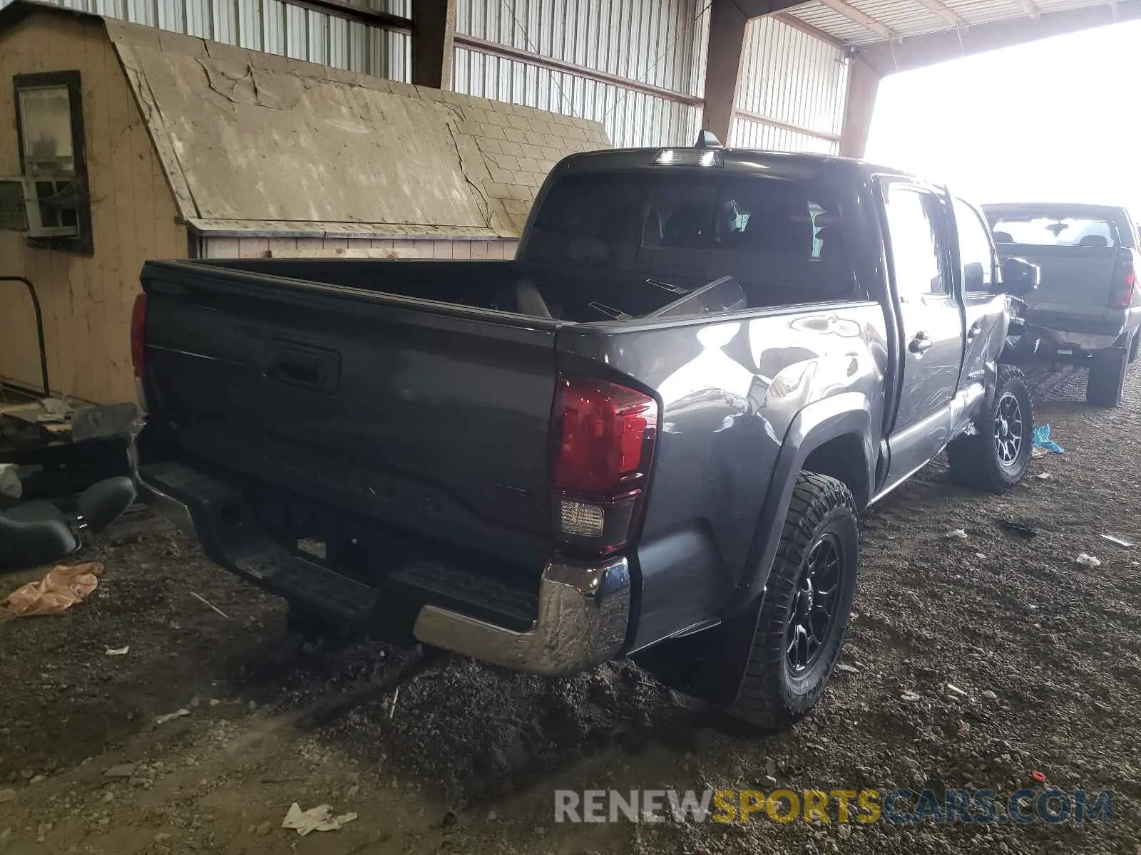 4 Photograph of a damaged car 3TMAZ5CN4LM120206 TOYOTA TACOMA 2020