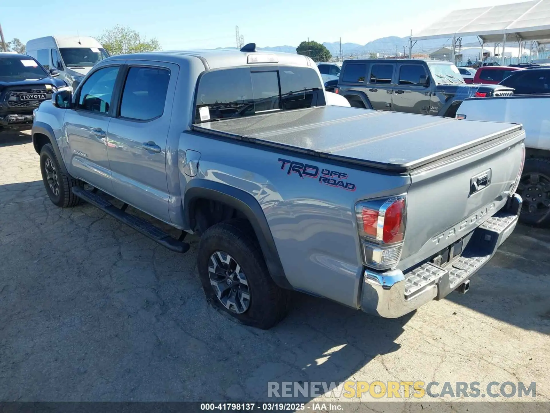 3 Фотография поврежденного автомобиля 3TMAZ5CN4LM125101 TOYOTA TACOMA 2020