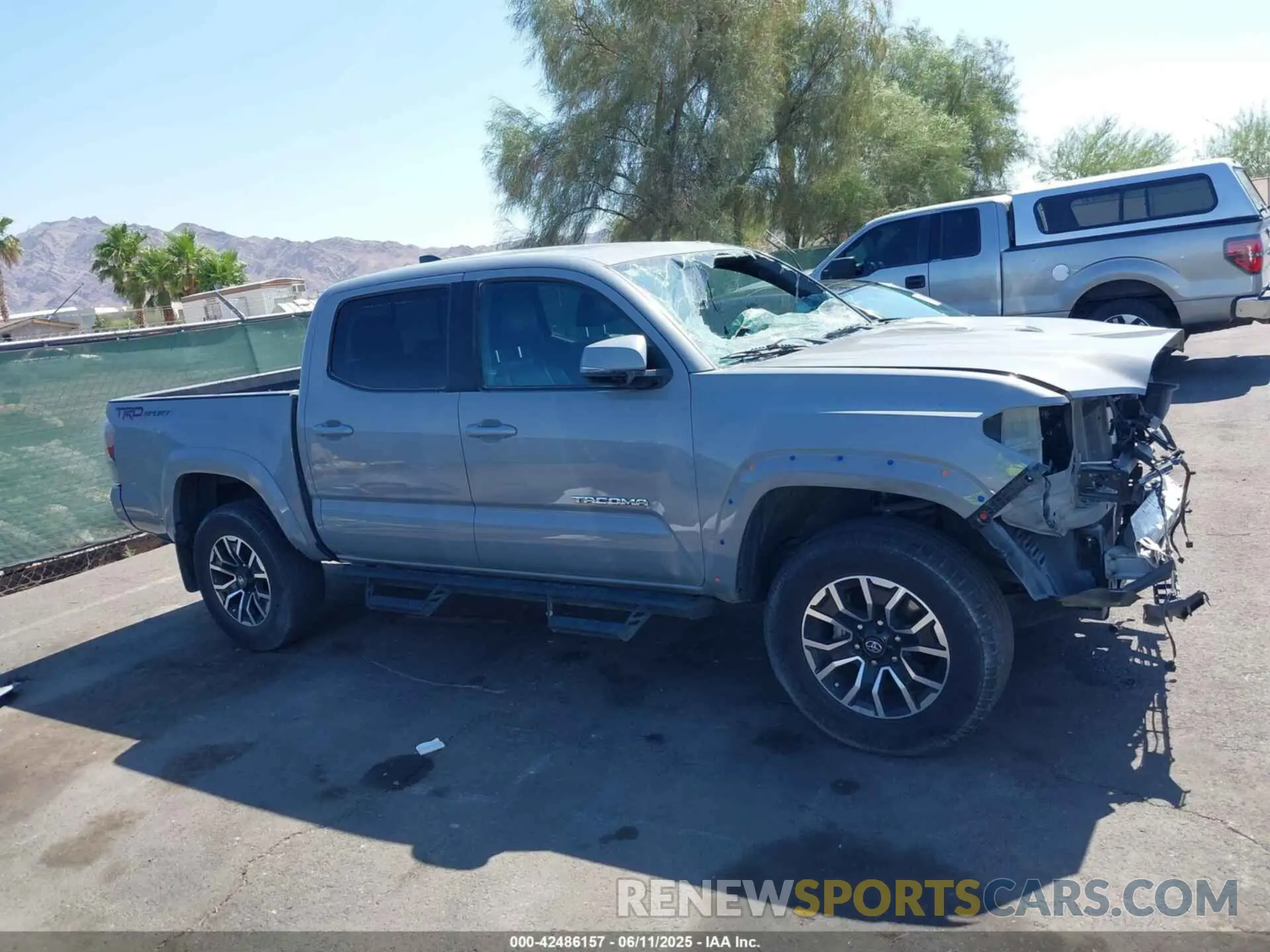 14 Photograph of a damaged car 3TMAZ5CN4LM137958 TOYOTA TACOMA 2020