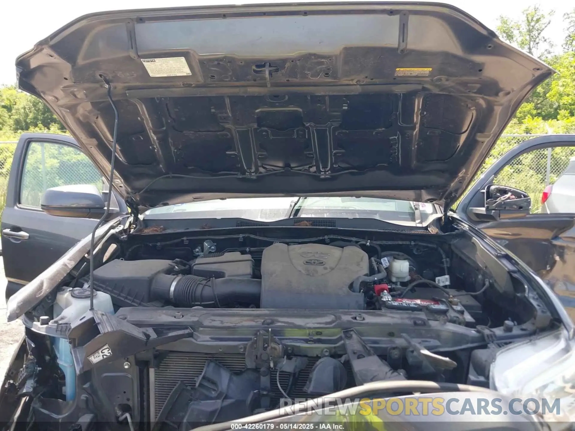 10 Фотография поврежденного автомобиля 3TMAZ5CN5LM118447 TOYOTA TACOMA 2020