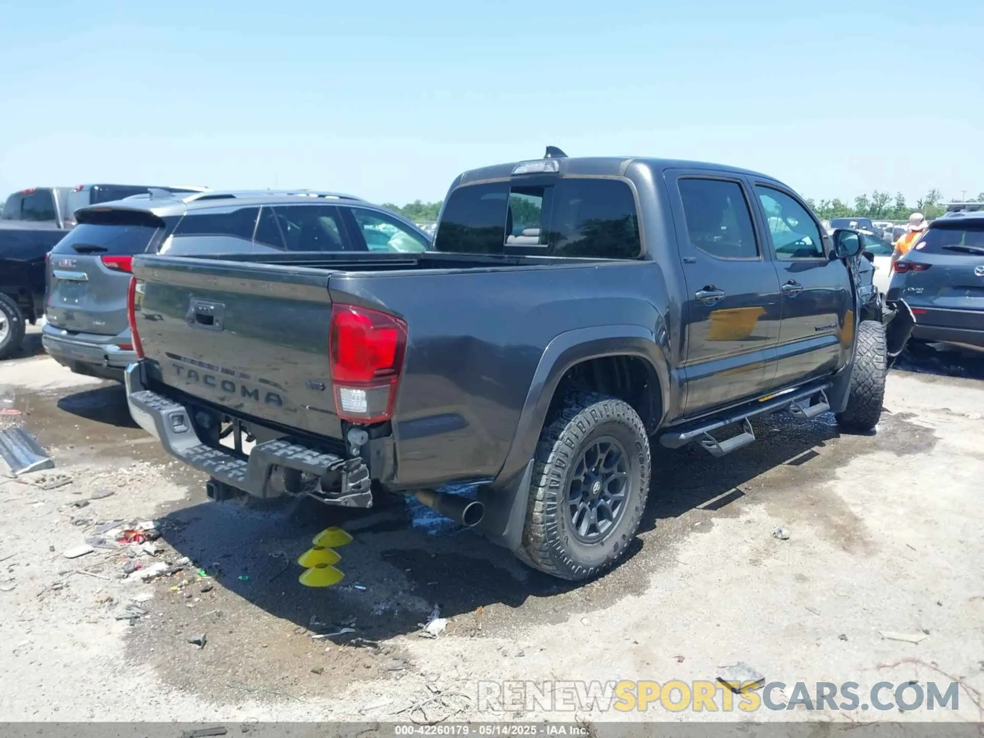 4 Фотография поврежденного автомобиля 3TMAZ5CN5LM118447 TOYOTA TACOMA 2020