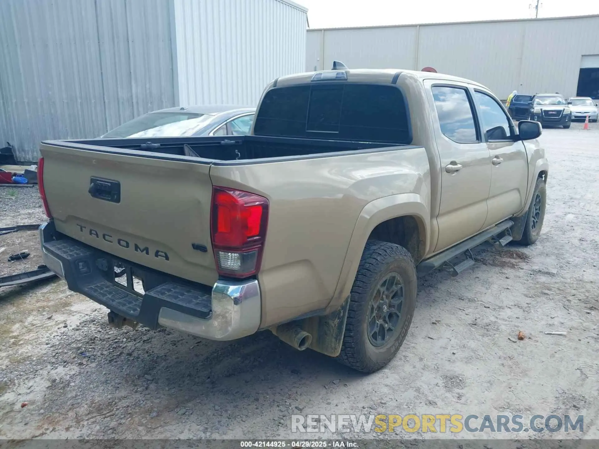 4 Photograph of a damaged car 3TMAZ5CN5LM123521 TOYOTA TACOMA 2020