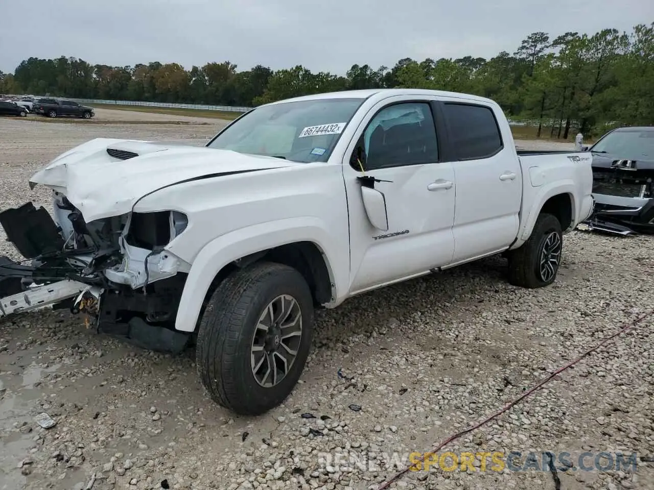 1 Photograph of a damaged car 3TMAZ5CN5LM135488 TOYOTA TACOMA 2020