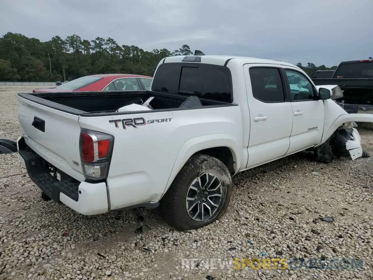 3 Photograph of a damaged car 3TMAZ5CN5LM135488 TOYOTA TACOMA 2020