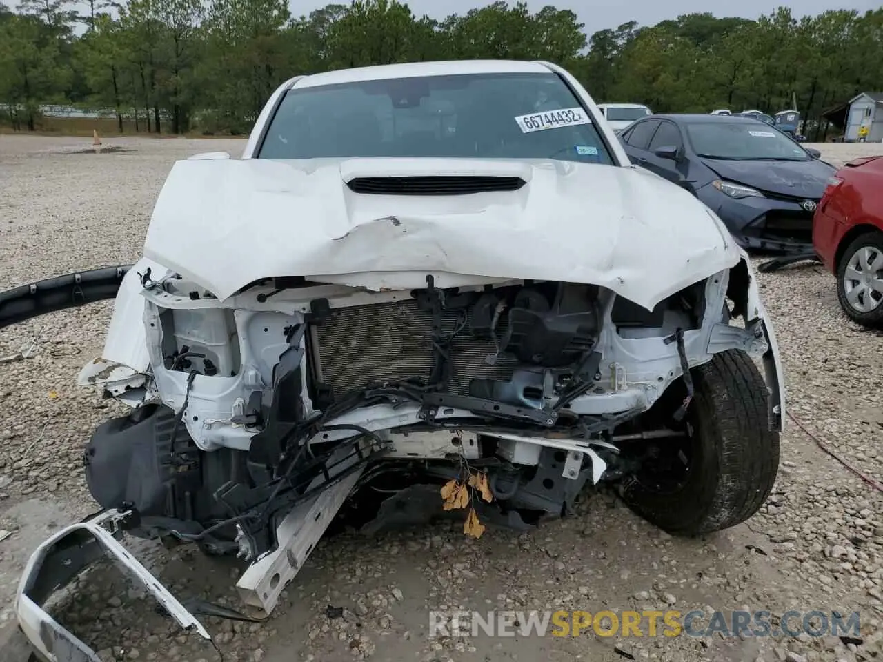 5 Photograph of a damaged car 3TMAZ5CN5LM135488 TOYOTA TACOMA 2020