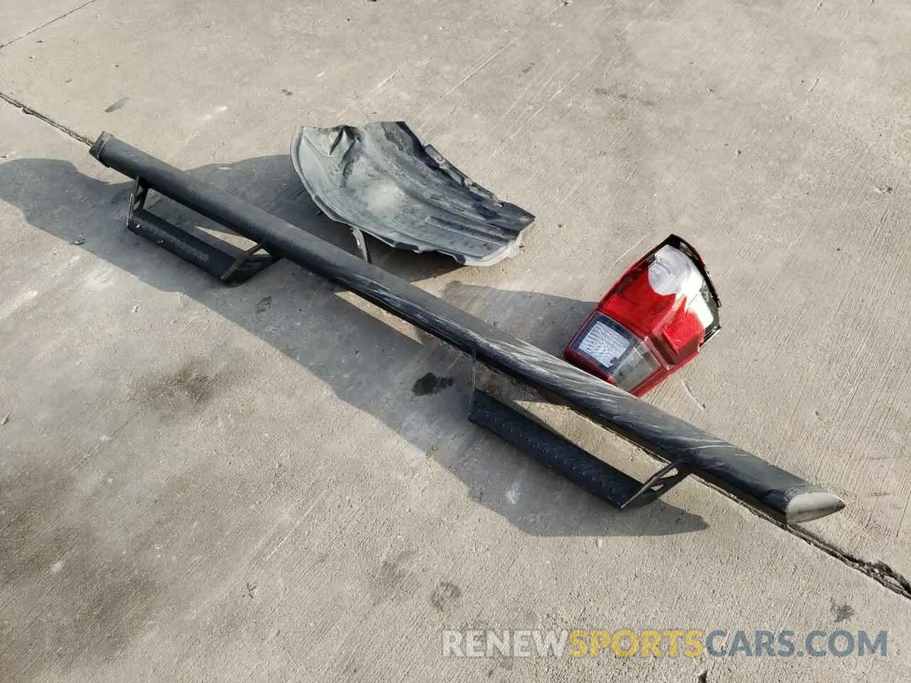 12 Photograph of a damaged car 3TMAZ5CN5LM137709 TOYOTA TACOMA 2020