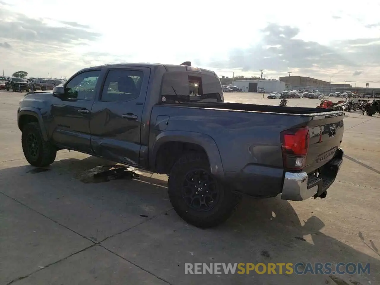 2 Photograph of a damaged car 3TMAZ5CN5LM137709 TOYOTA TACOMA 2020