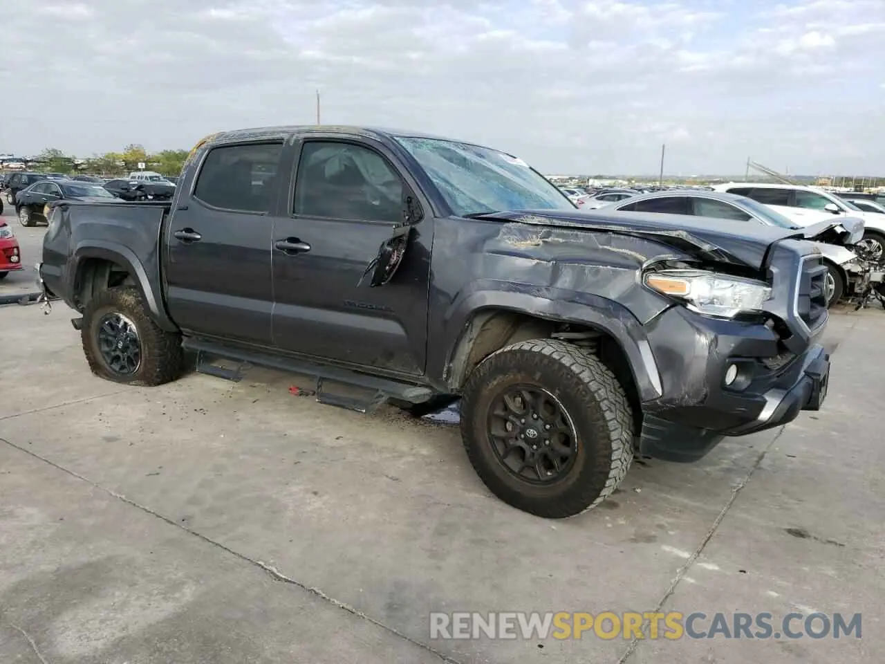 4 Photograph of a damaged car 3TMAZ5CN5LM137709 TOYOTA TACOMA 2020