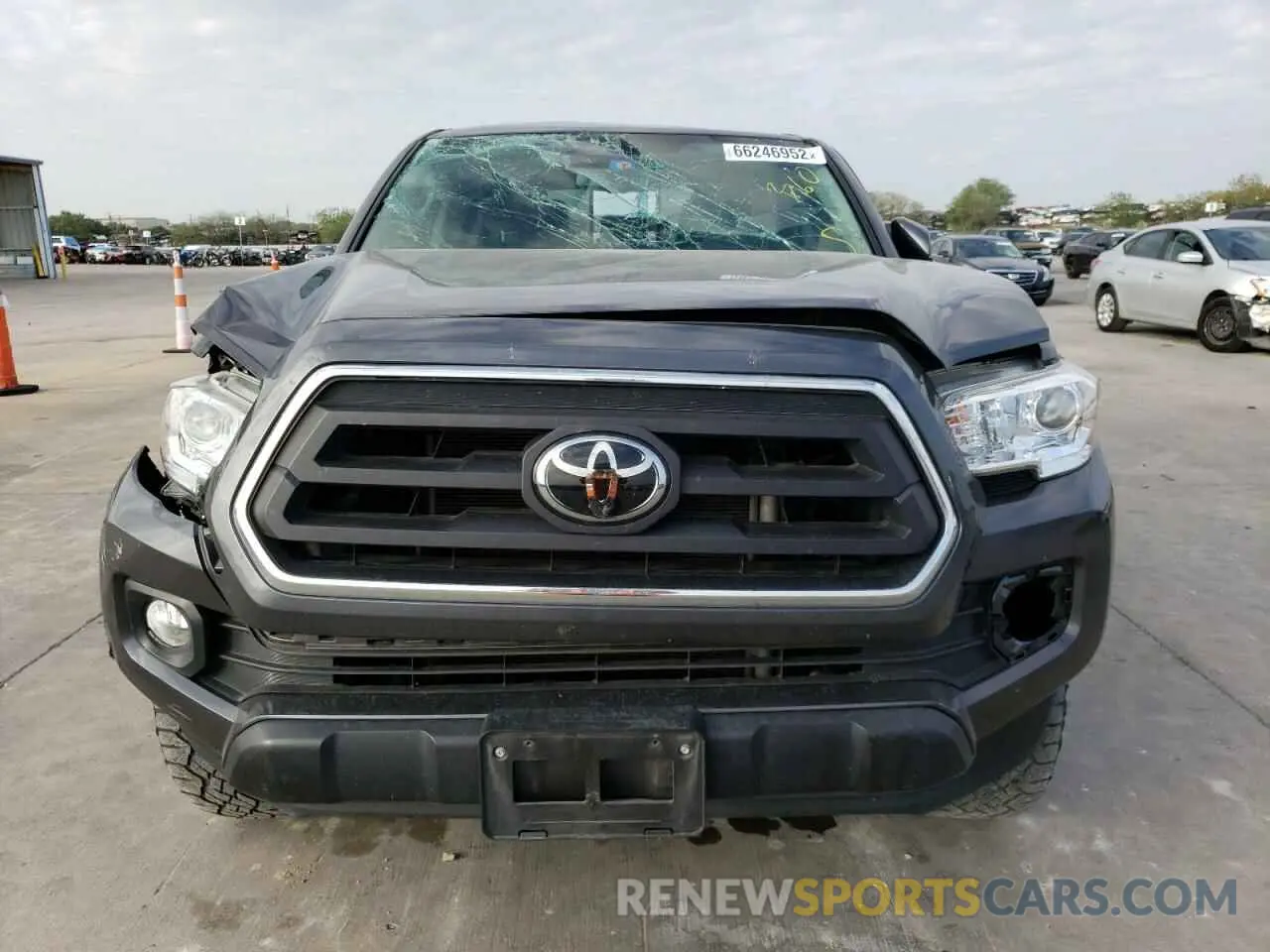 5 Photograph of a damaged car 3TMAZ5CN5LM137709 TOYOTA TACOMA 2020