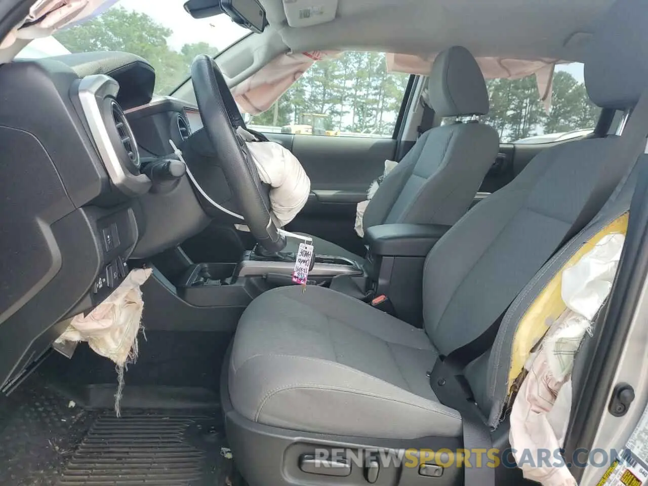 7 Photograph of a damaged car 3TMAZ5CN6LM123043 TOYOTA TACOMA 2020