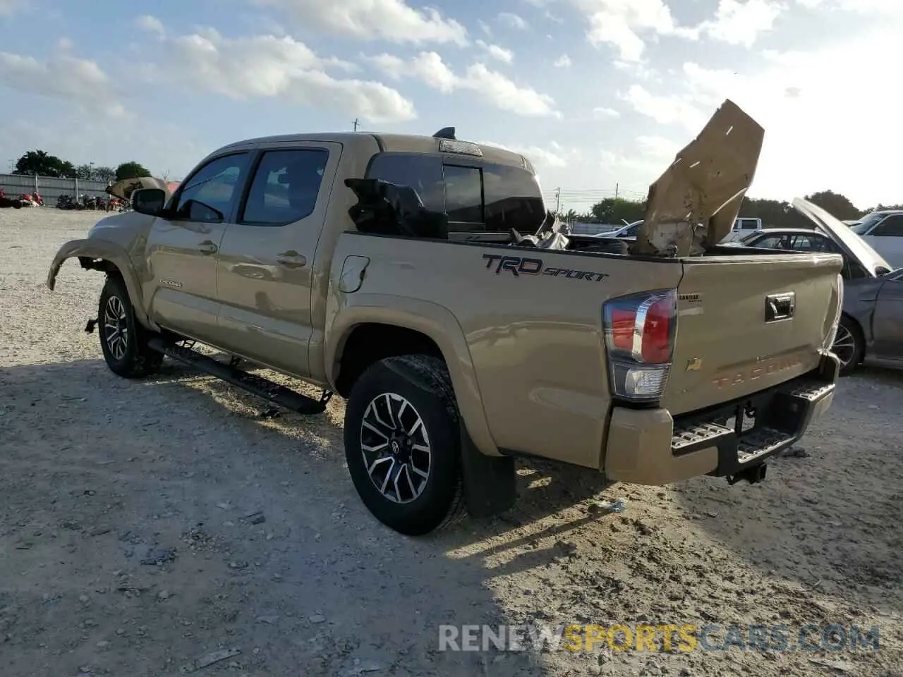 2 Photograph of a damaged car 3TMAZ5CN6LM131286 TOYOTA TACOMA 2020