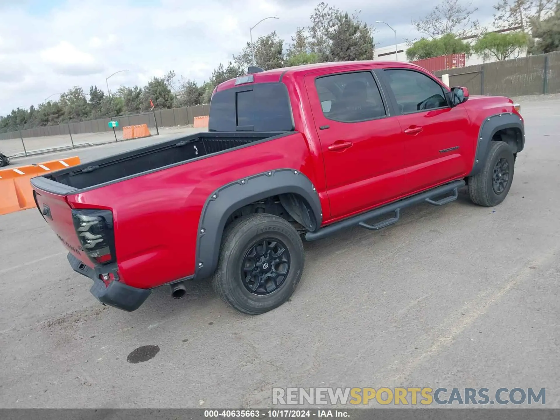 4 Photograph of a damaged car 3TMAZ5CN6LM135743 TOYOTA TACOMA 2020
