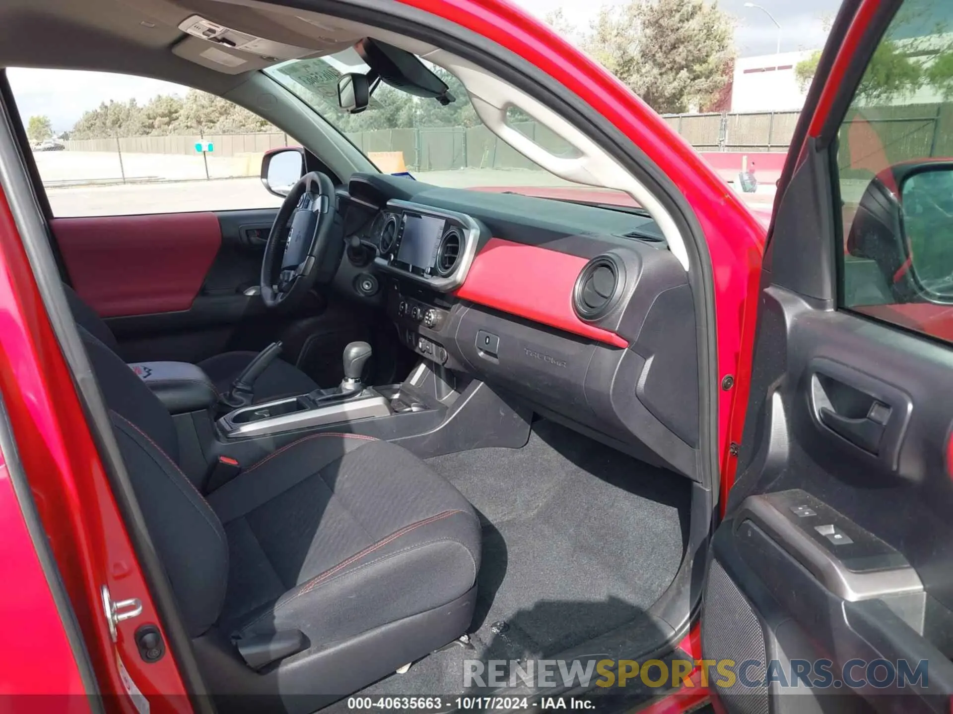 5 Photograph of a damaged car 3TMAZ5CN6LM135743 TOYOTA TACOMA 2020