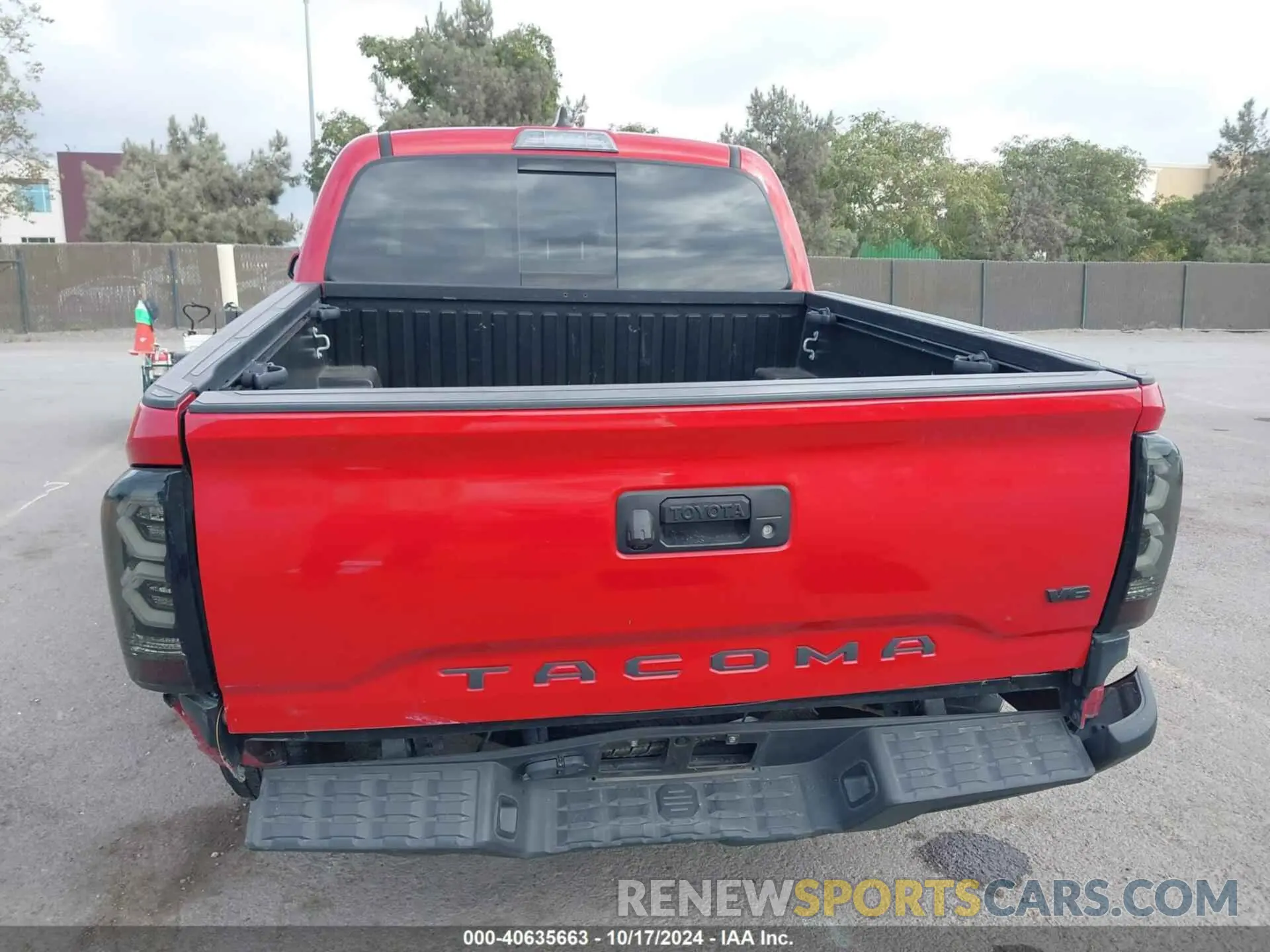 6 Photograph of a damaged car 3TMAZ5CN6LM135743 TOYOTA TACOMA 2020