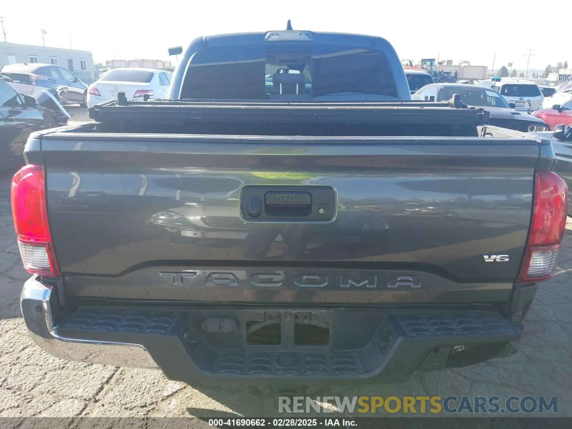 16 Photograph of a damaged car 3TMAZ5CN6LM139744 TOYOTA TACOMA 2020