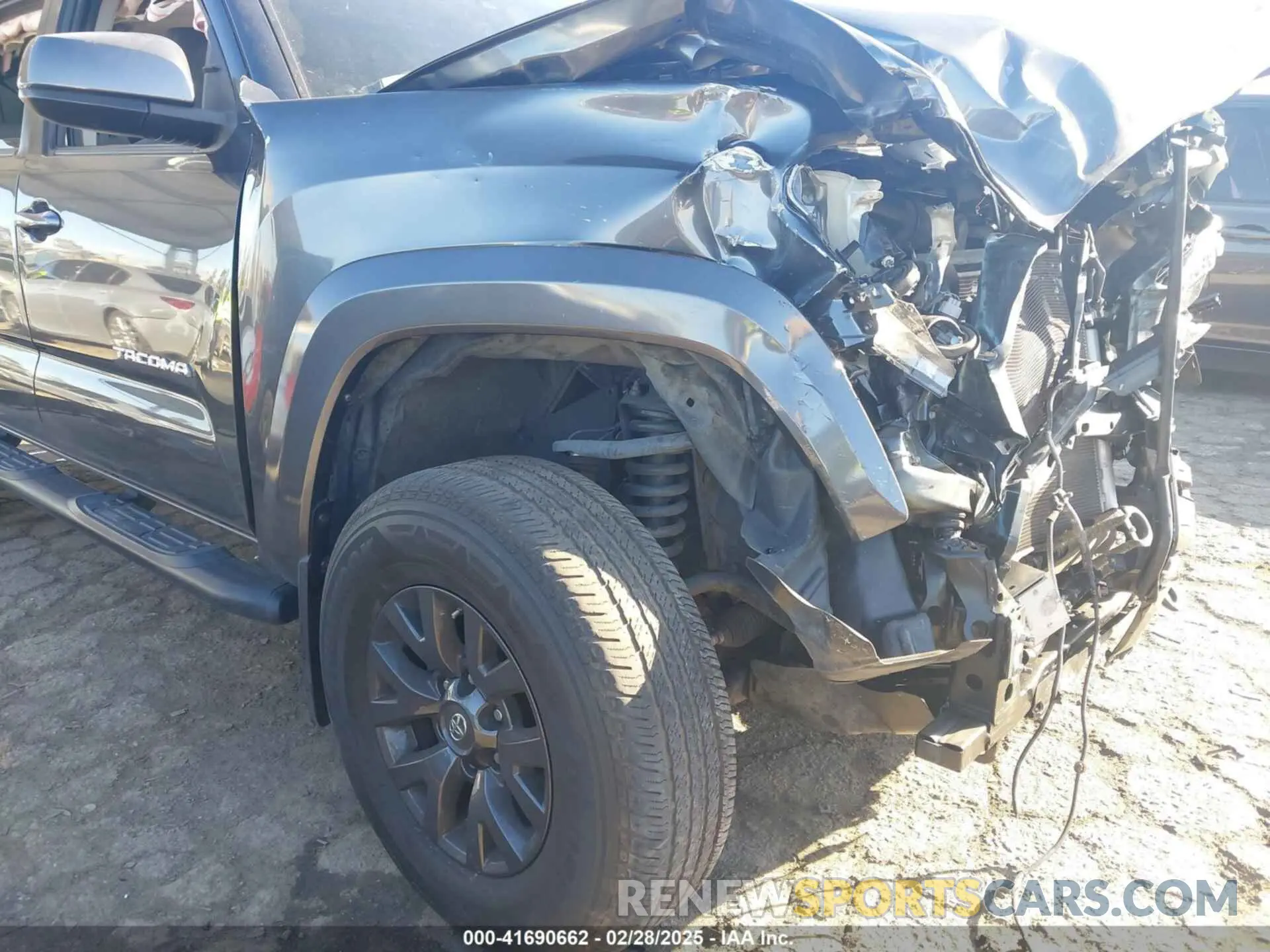 19 Photograph of a damaged car 3TMAZ5CN6LM139744 TOYOTA TACOMA 2020