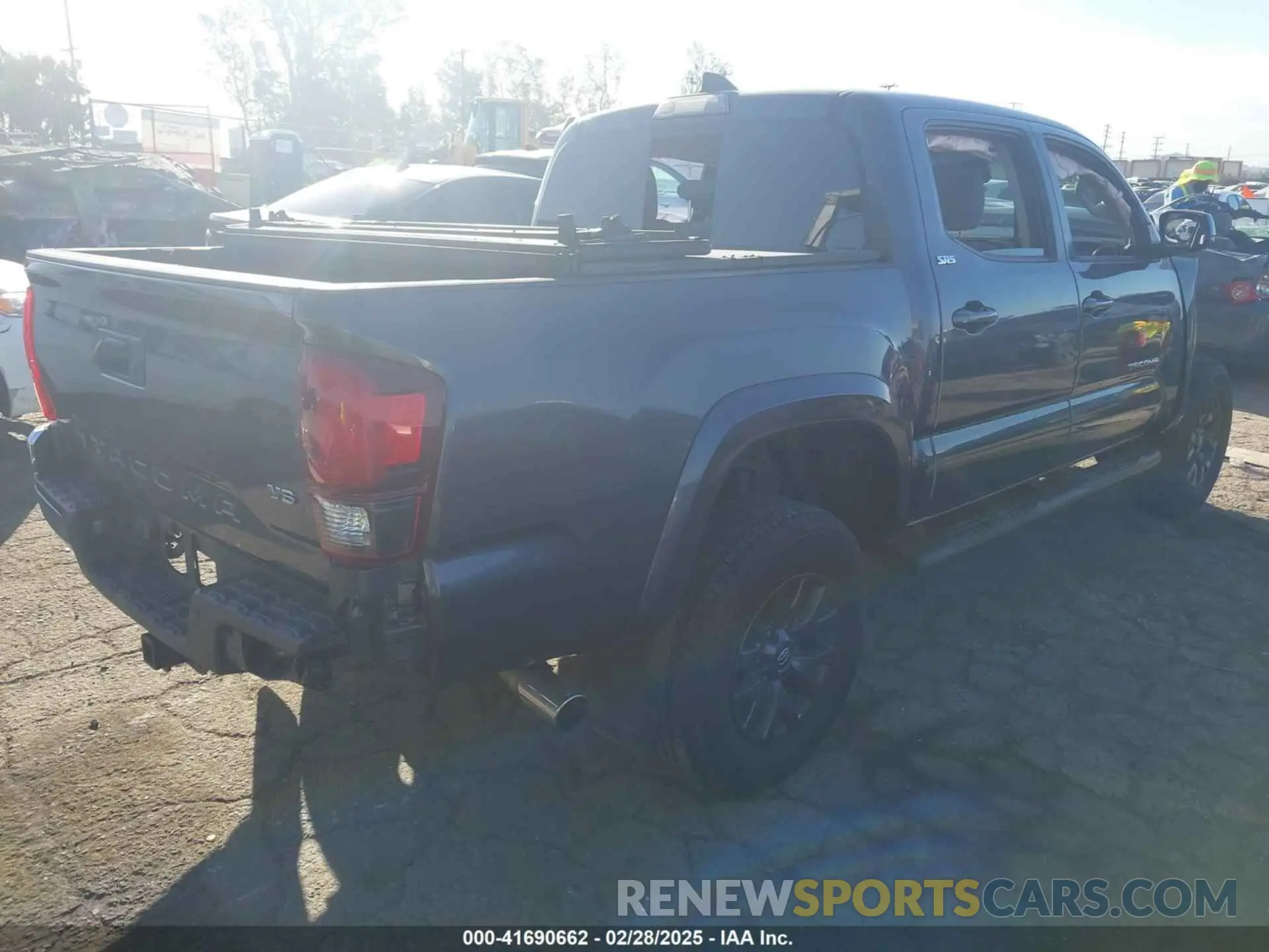 4 Photograph of a damaged car 3TMAZ5CN6LM139744 TOYOTA TACOMA 2020