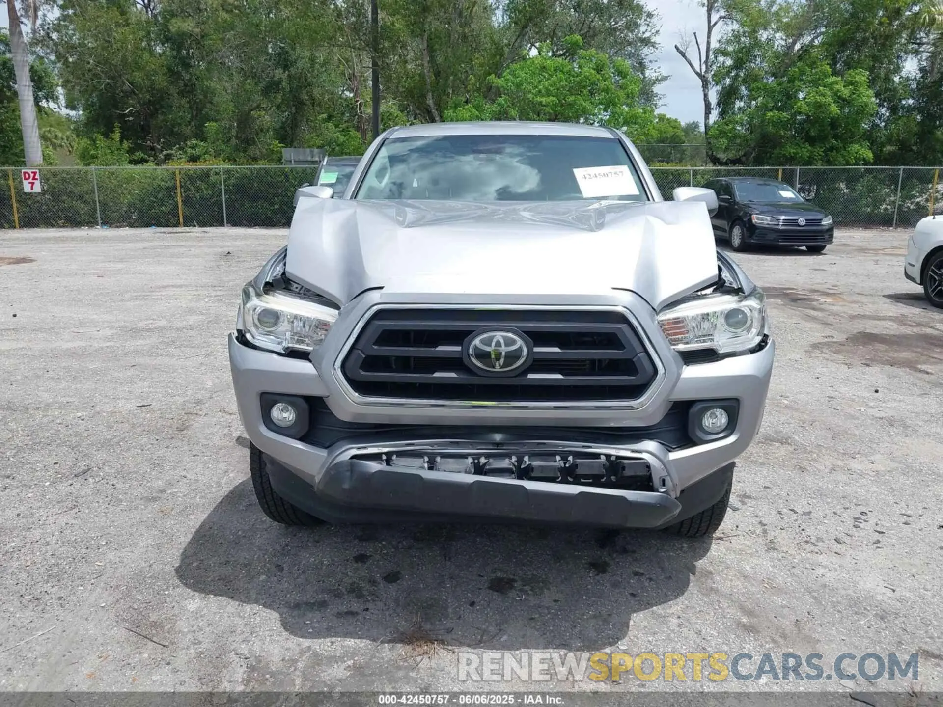 12 Photograph of a damaged car 3TMAZ5CN7LM133077 TOYOTA TACOMA 2020