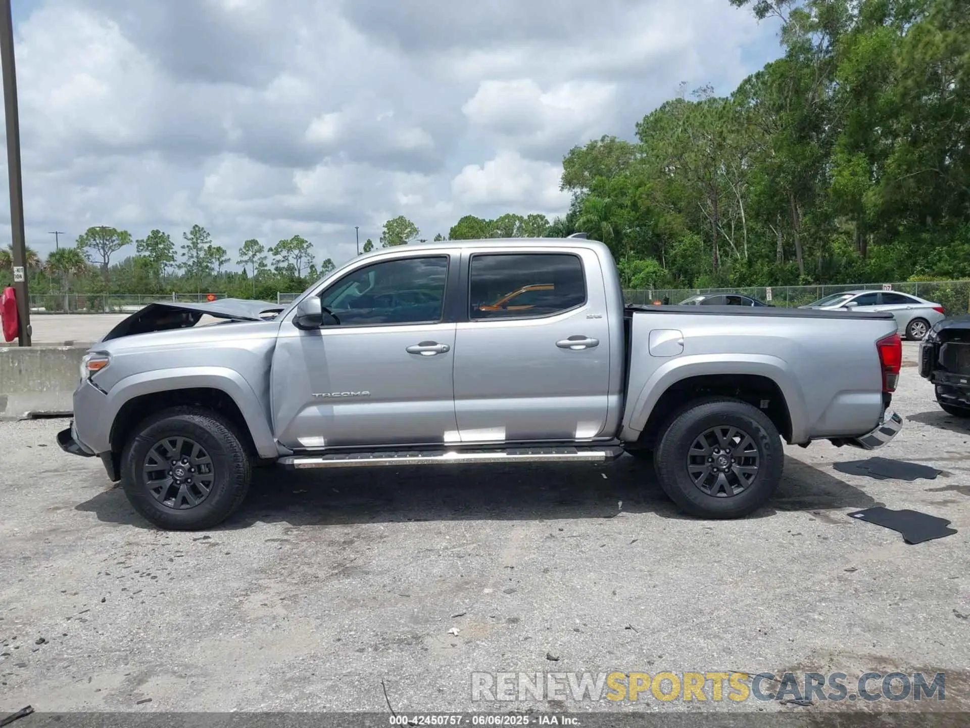 14 Photograph of a damaged car 3TMAZ5CN7LM133077 TOYOTA TACOMA 2020