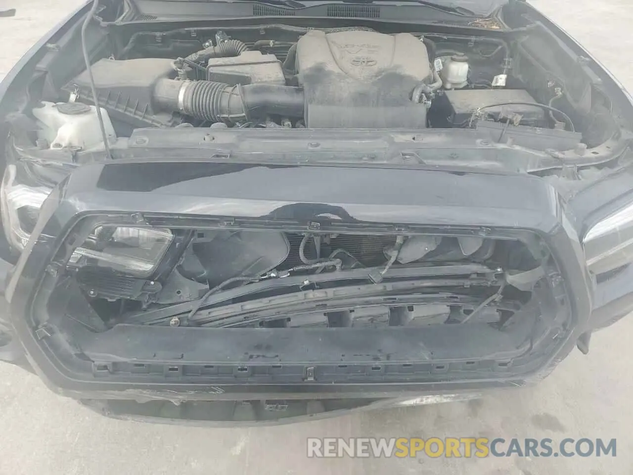 11 Photograph of a damaged car 3TMAZ5CN7LM135332 TOYOTA TACOMA 2020