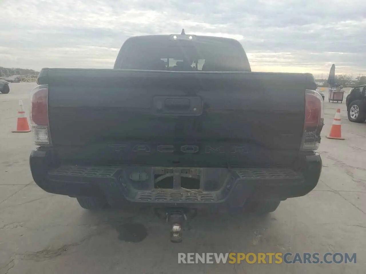 6 Photograph of a damaged car 3TMAZ5CN7LM135332 TOYOTA TACOMA 2020
