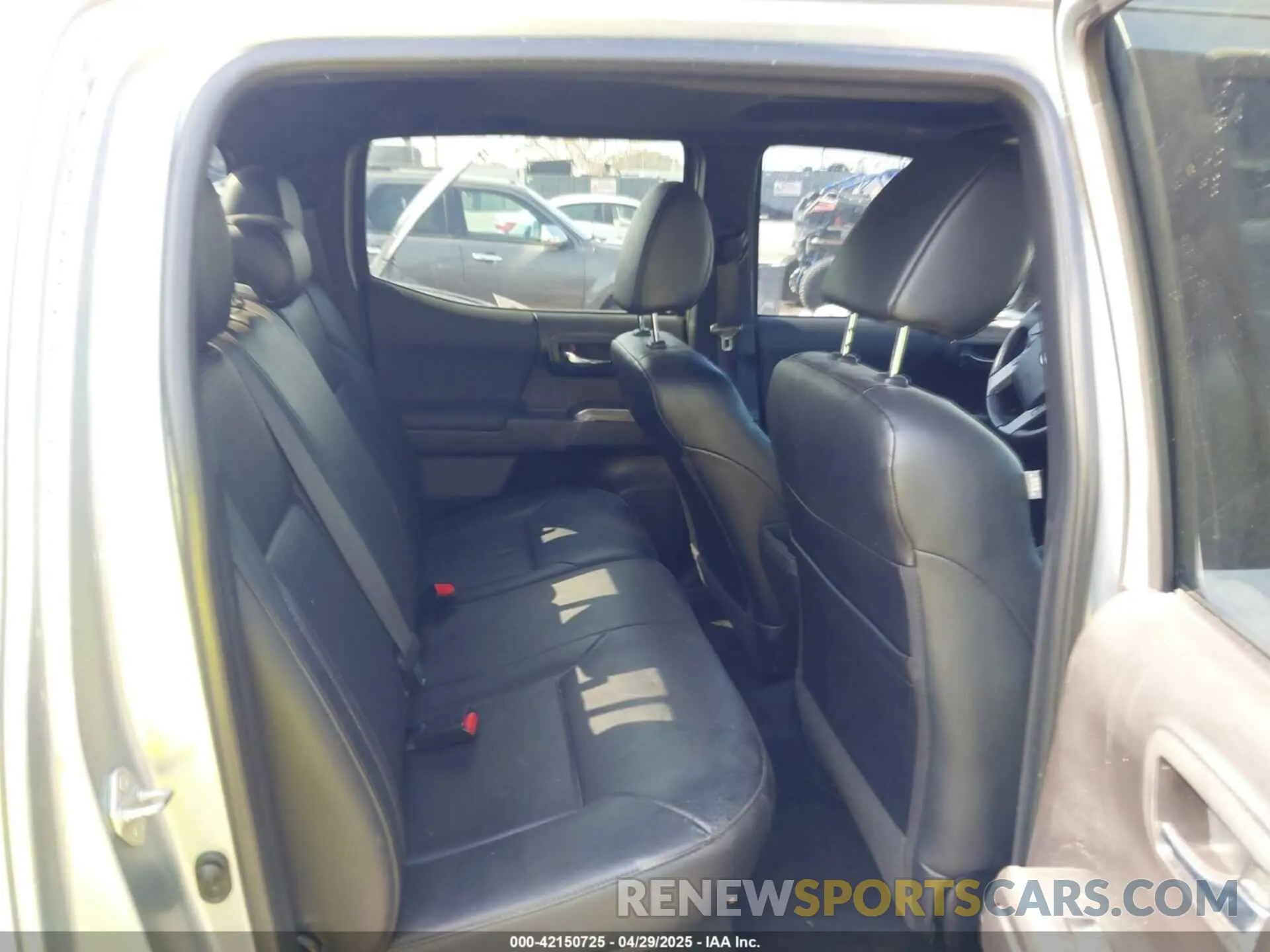 8 Photograph of a damaged car 3TMAZ5CN7LM138859 TOYOTA TACOMA 2020