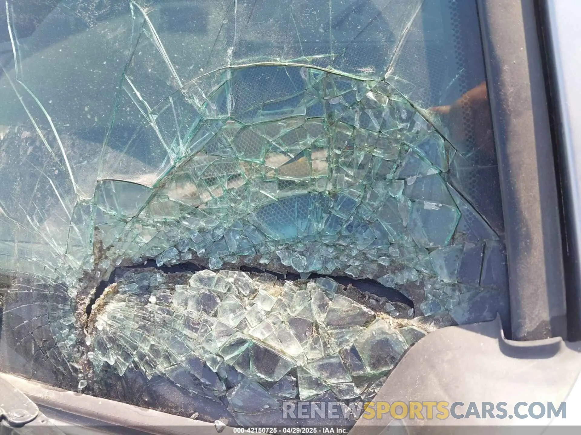 9 Photograph of a damaged car 3TMAZ5CN7LM138859 TOYOTA TACOMA 2020