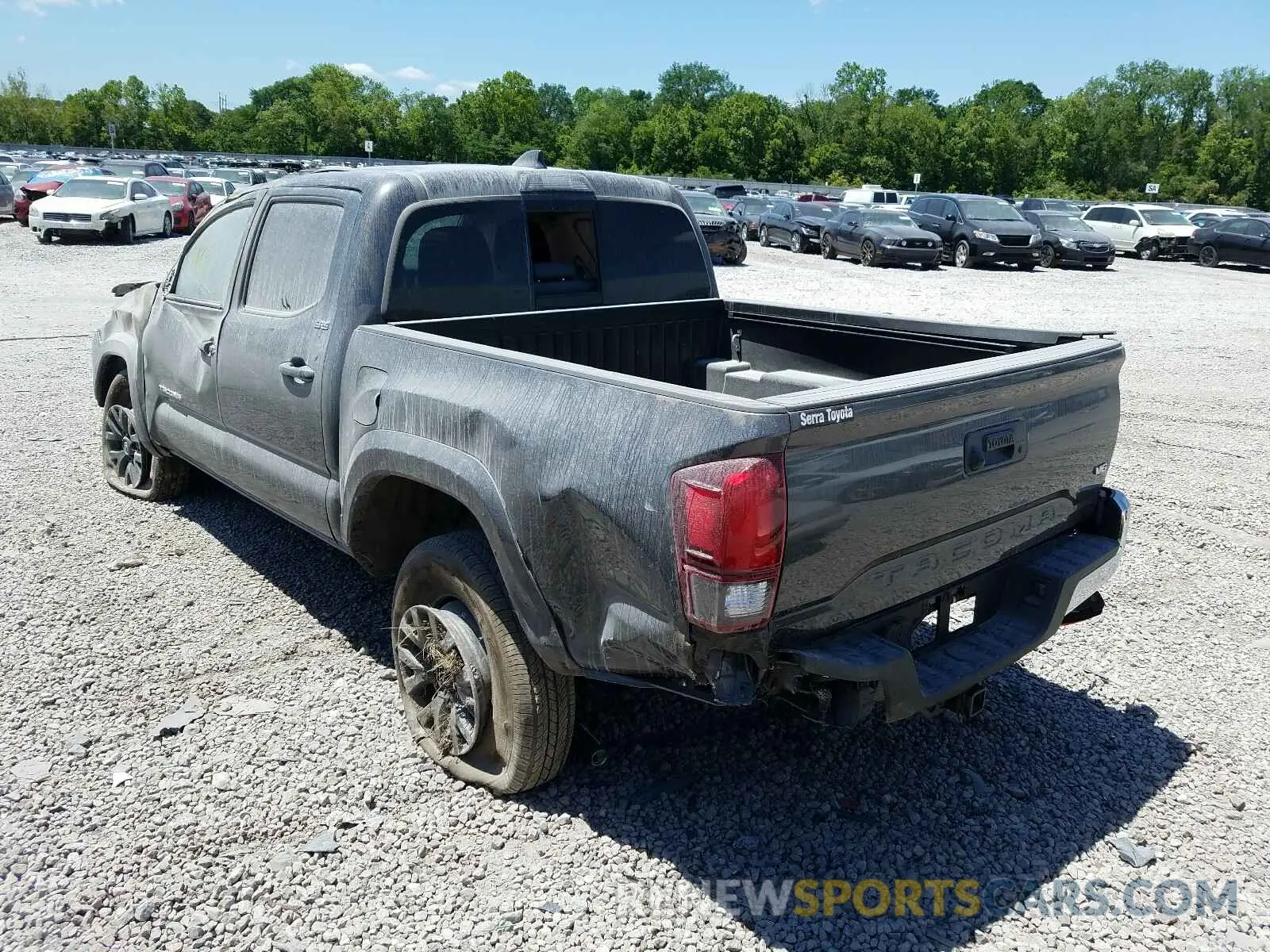 3 Photograph of a damaged car 3TMAZ5CN8LM127739 TOYOTA TACOMA 2020