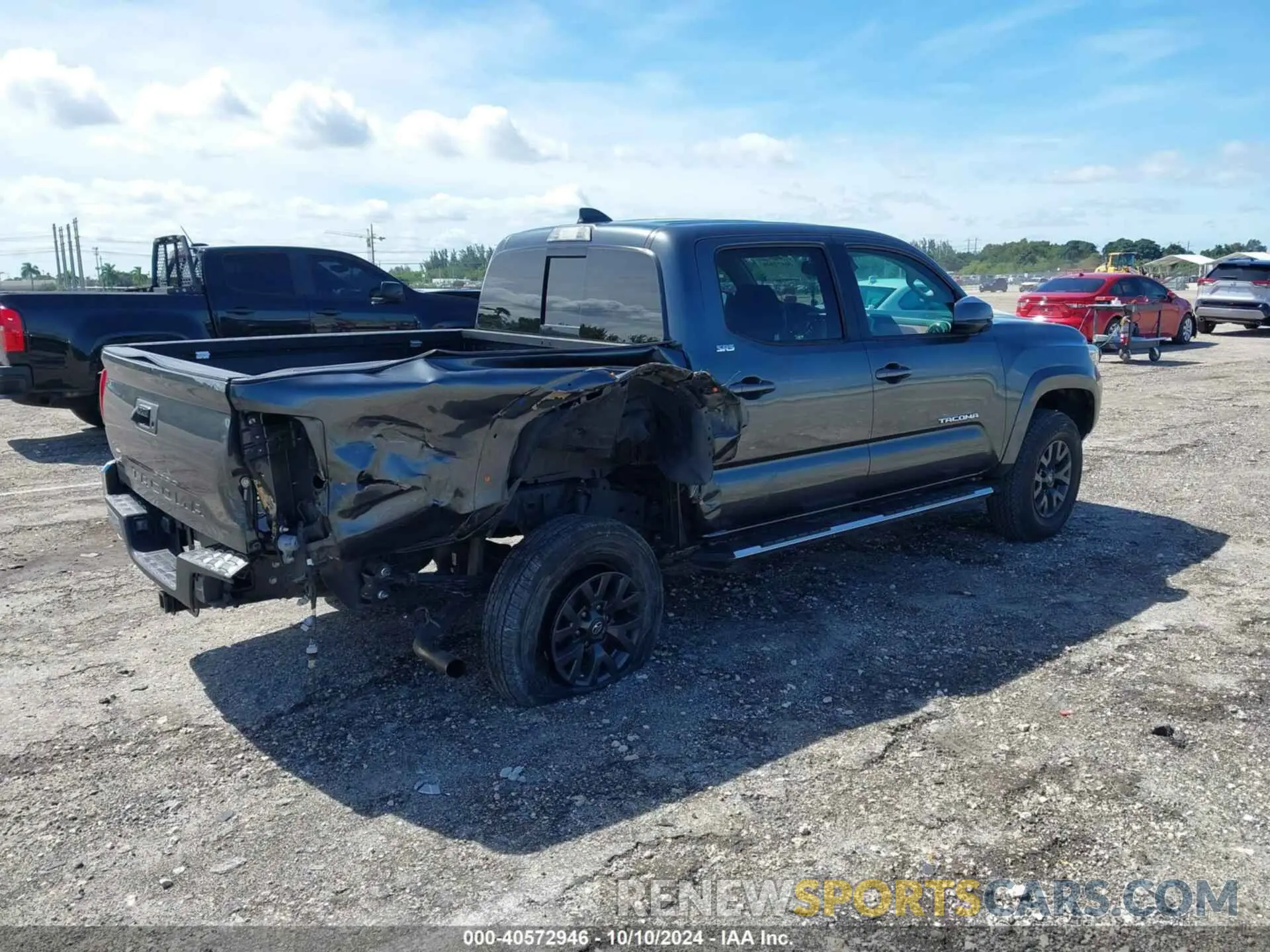 4 Photograph of a damaged car 3TMAZ5CN8LM133511 TOYOTA TACOMA 2020
