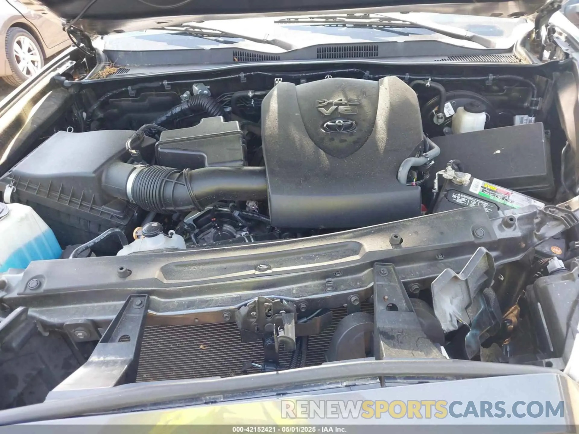10 Photograph of a damaged car 3TMAZ5CNXLM123305 TOYOTA TACOMA 2020