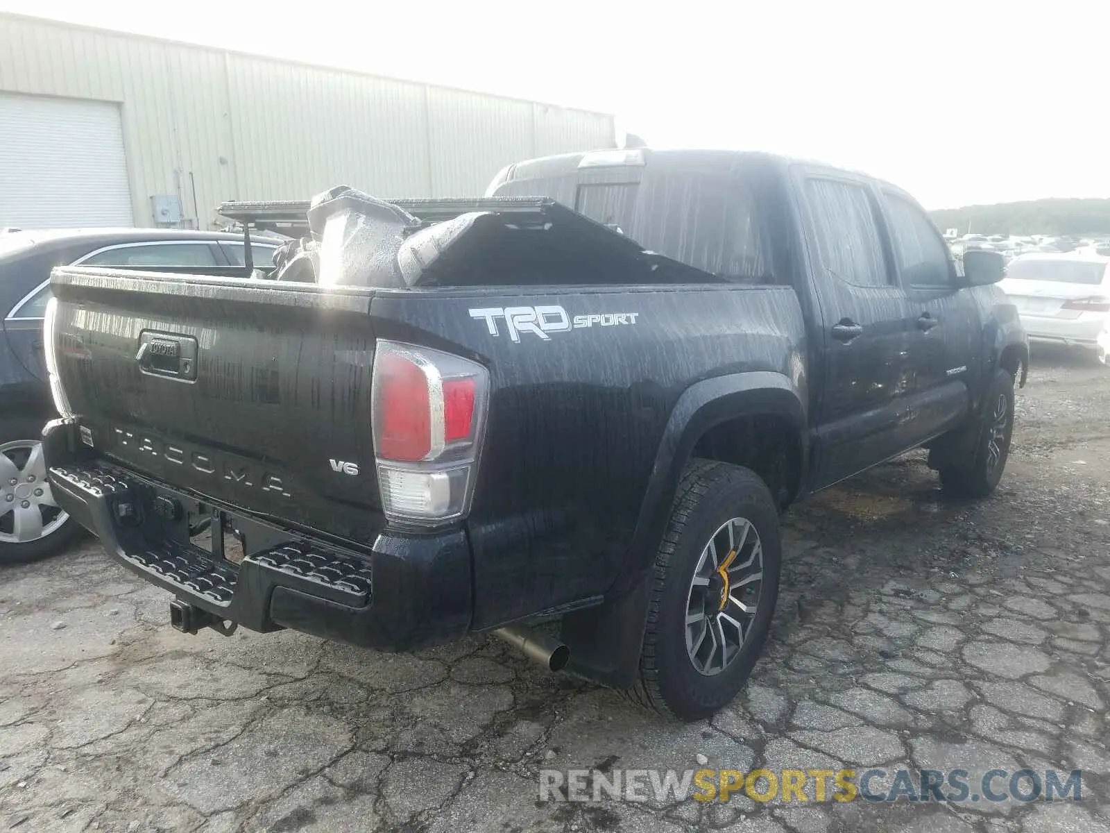 4 Photograph of a damaged car 3TMAZ5CNXLM129315 TOYOTA TACOMA 2020