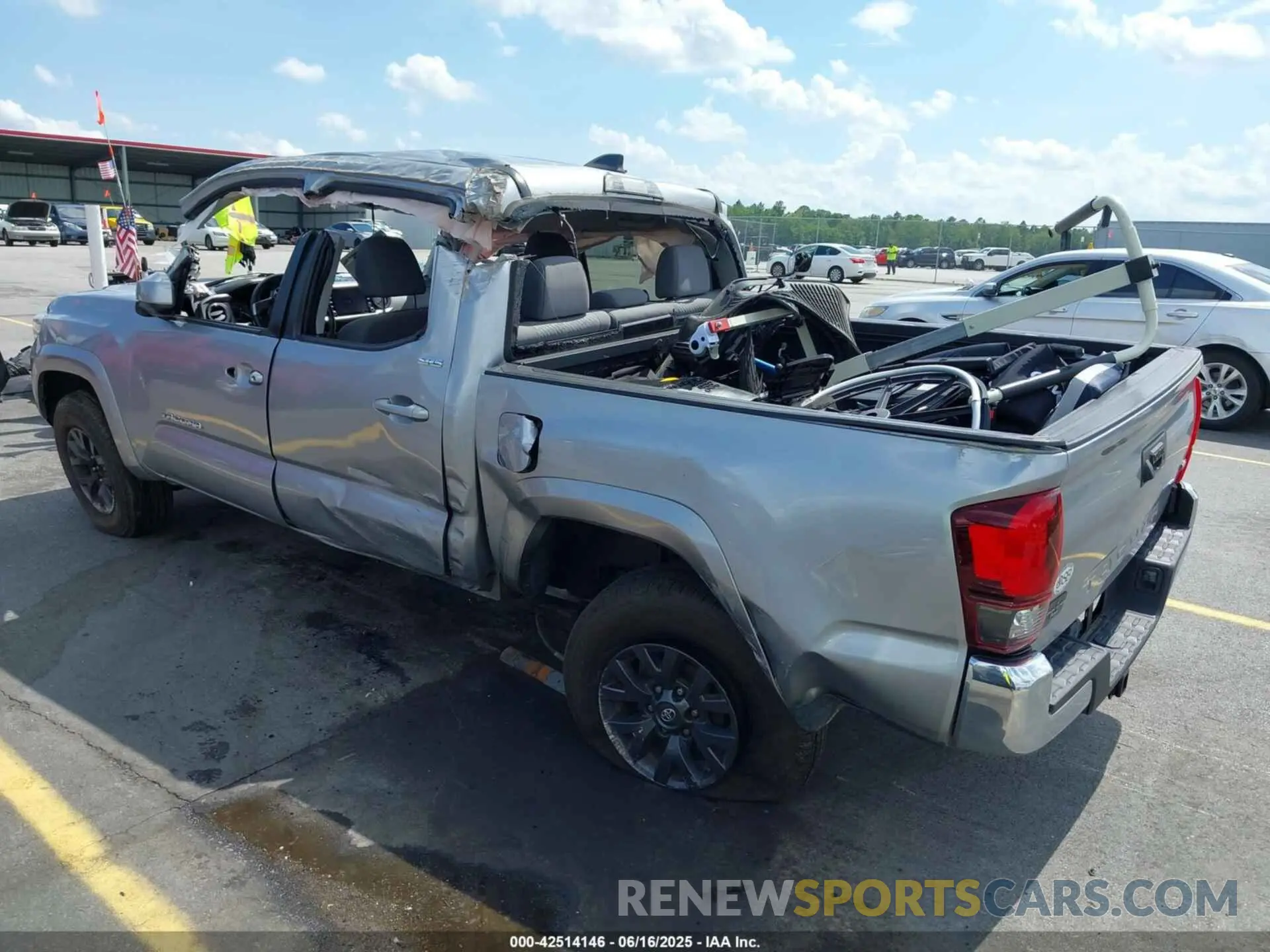3 Photograph of a damaged car 3TMAZ5CNXLM135065 TOYOTA TACOMA 2020