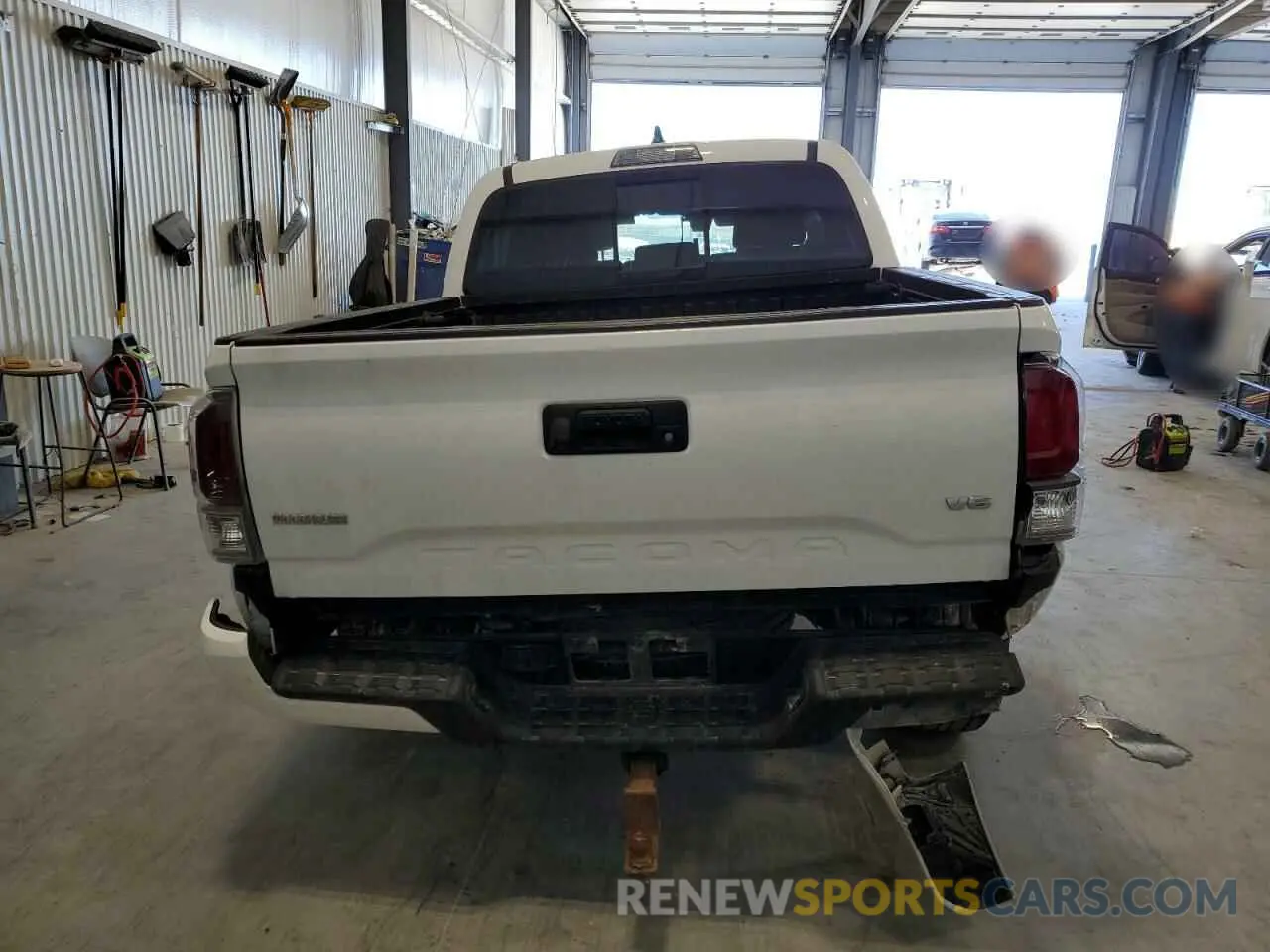 6 Photograph of a damaged car 3TMCZ5AN0LM312170 TOYOTA TACOMA 2020