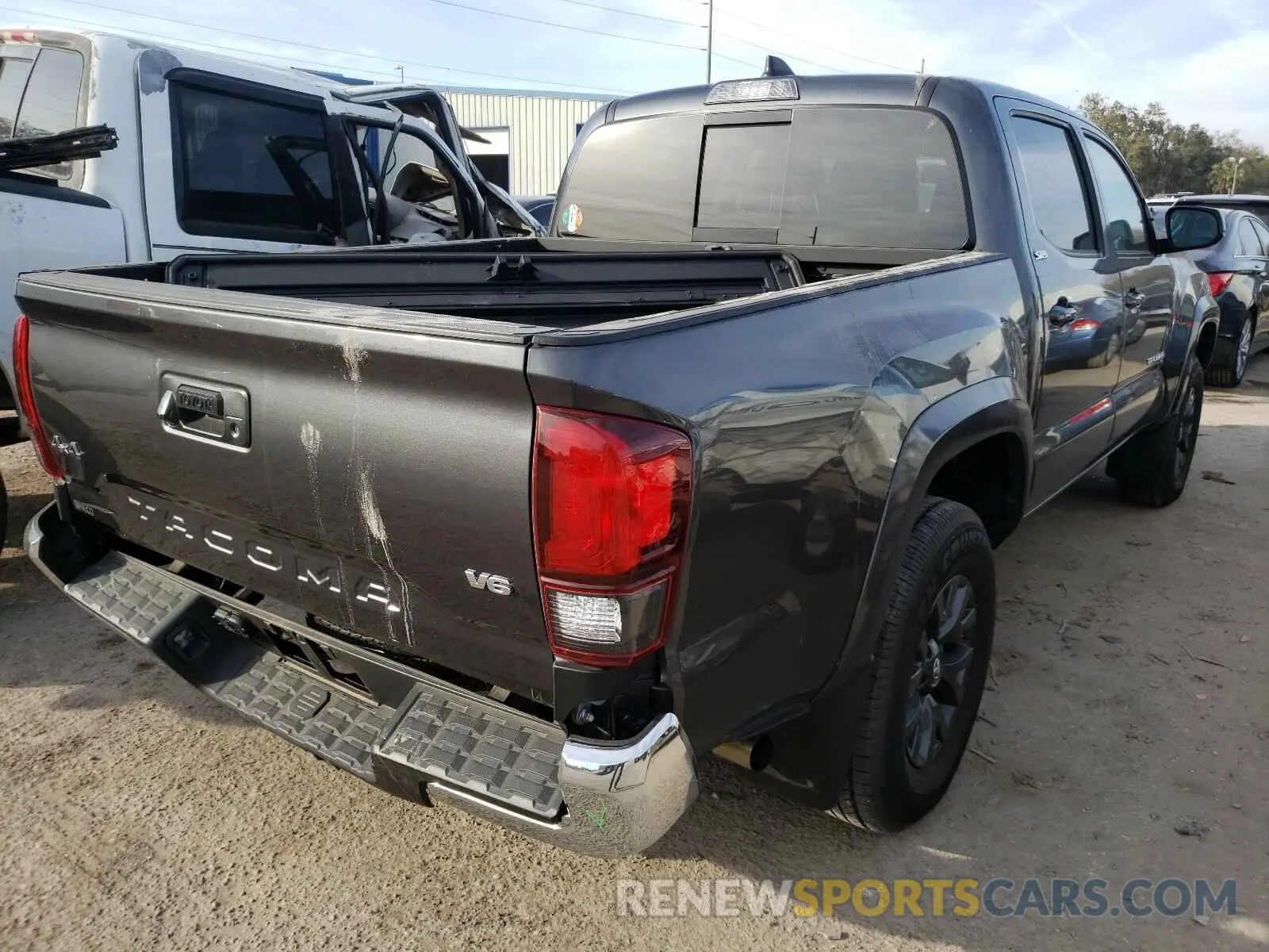 4 Photograph of a damaged car 3TMCZ5AN0LM328496 TOYOTA TACOMA 2020