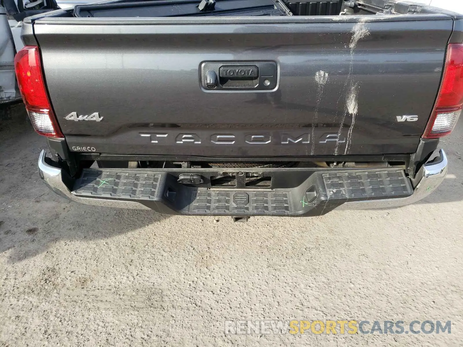 9 Photograph of a damaged car 3TMCZ5AN0LM328496 TOYOTA TACOMA 2020